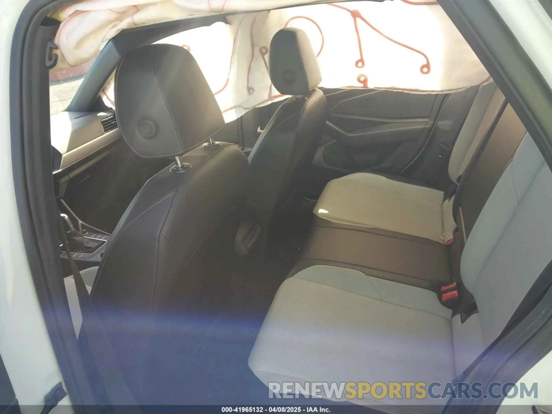 8 Photograph of a damaged car 3VWC57BU2KM243703 VOLKSWAGEN JETTA 2019
