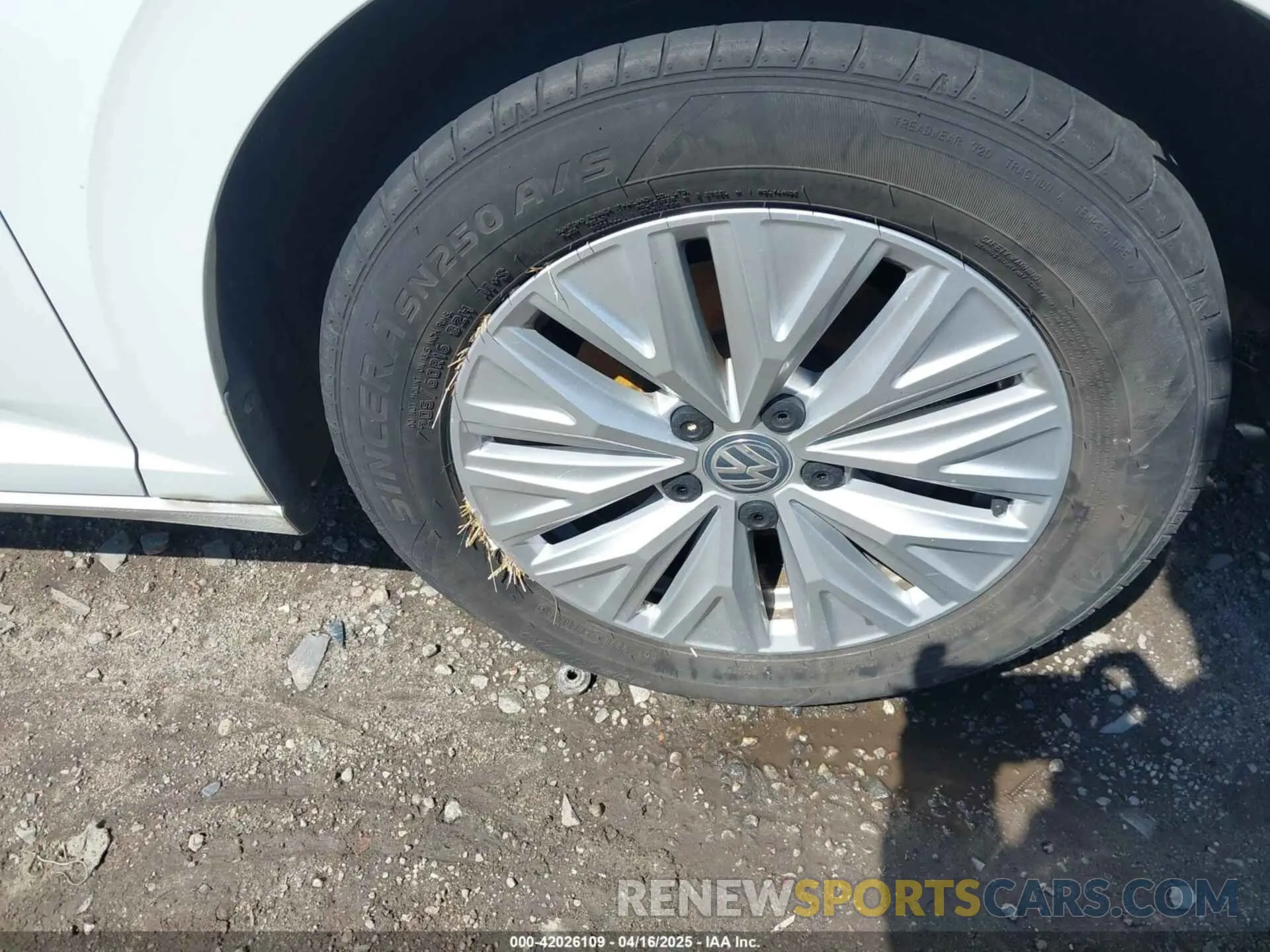18 Photograph of a damaged car 3VWC57BU3KM062237 VOLKSWAGEN JETTA 2019