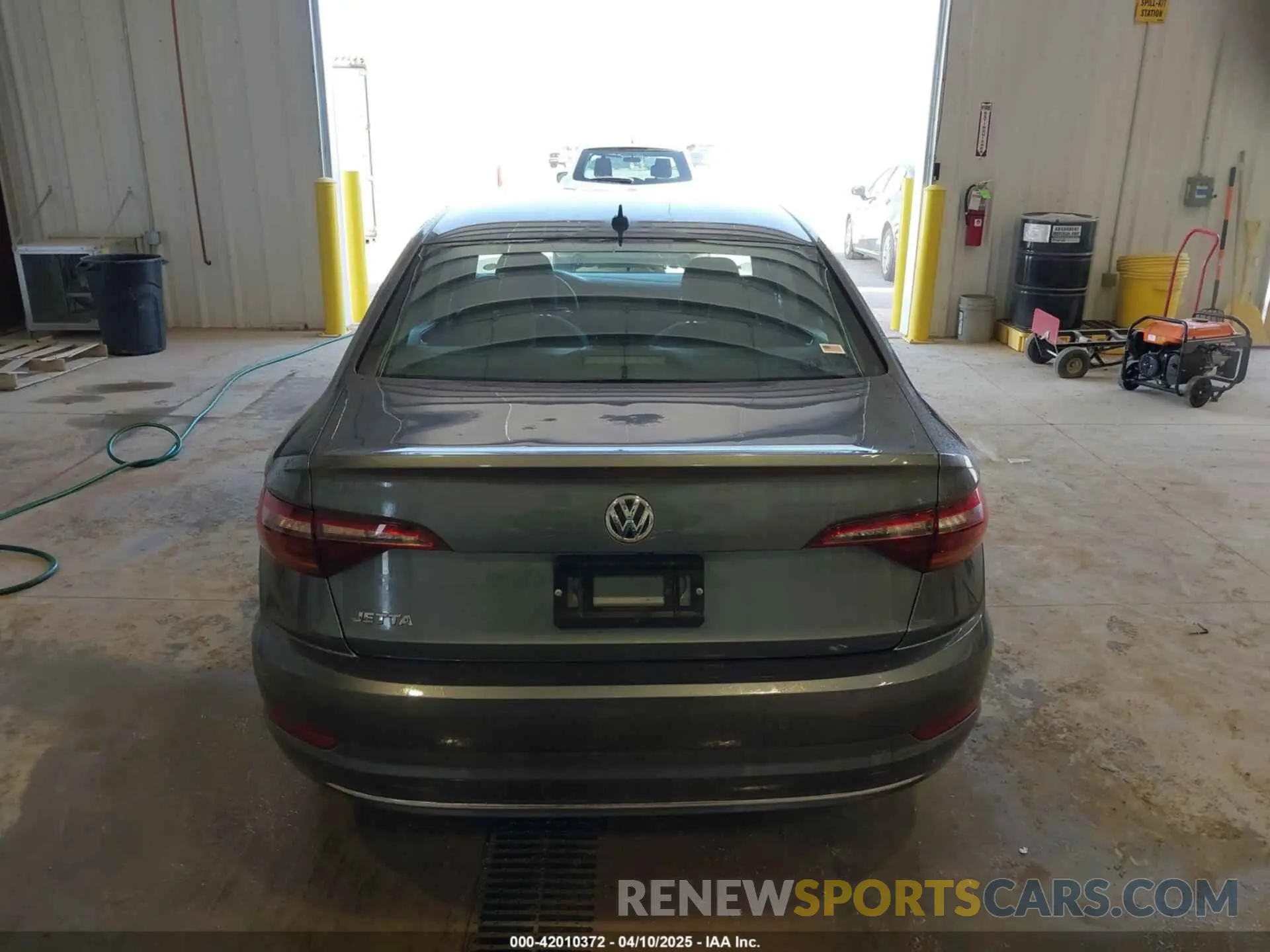 17 Photograph of a damaged car 3VWC57BU3KM070838 VOLKSWAGEN JETTA 2019