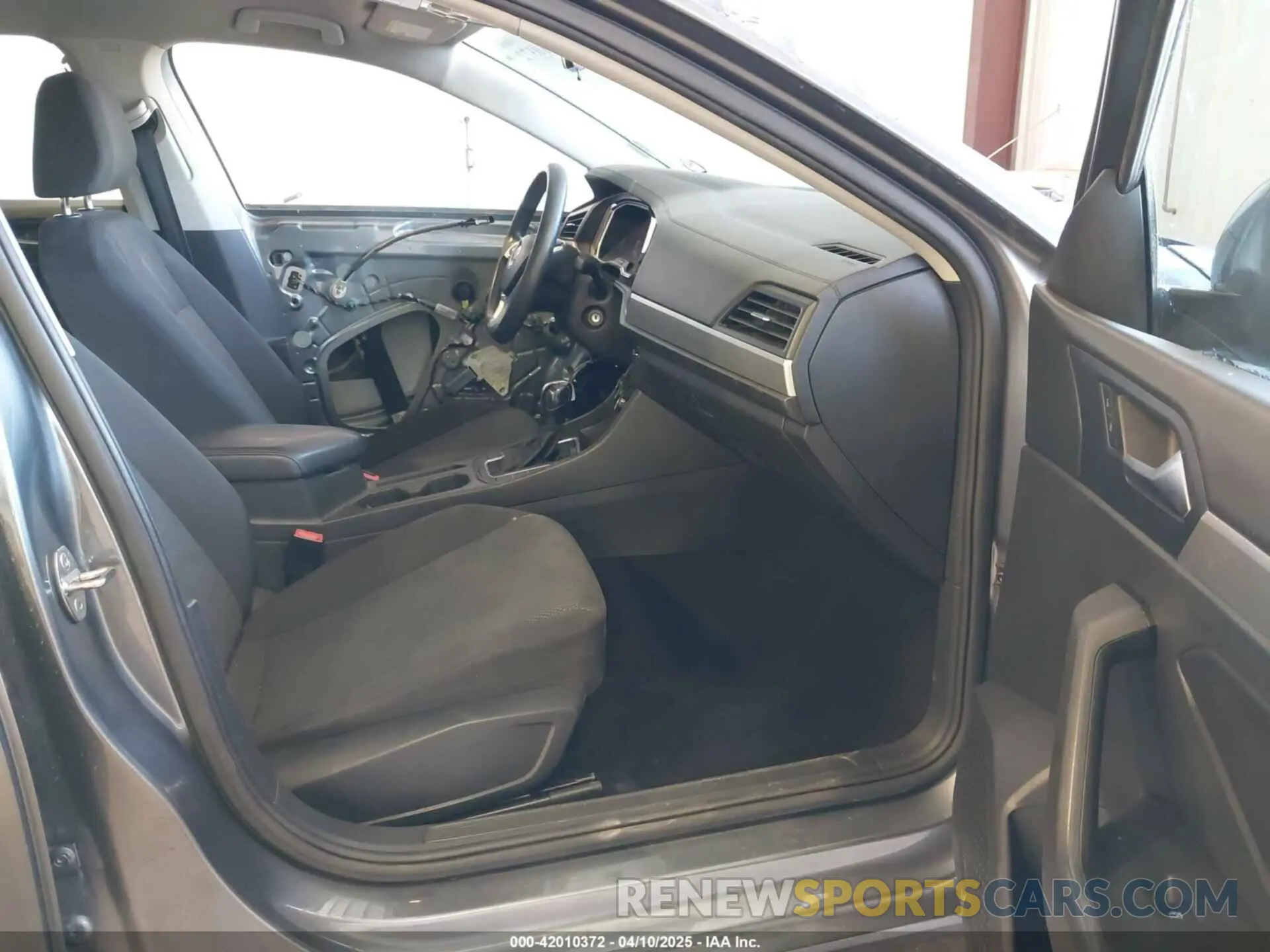 5 Photograph of a damaged car 3VWC57BU3KM070838 VOLKSWAGEN JETTA 2019