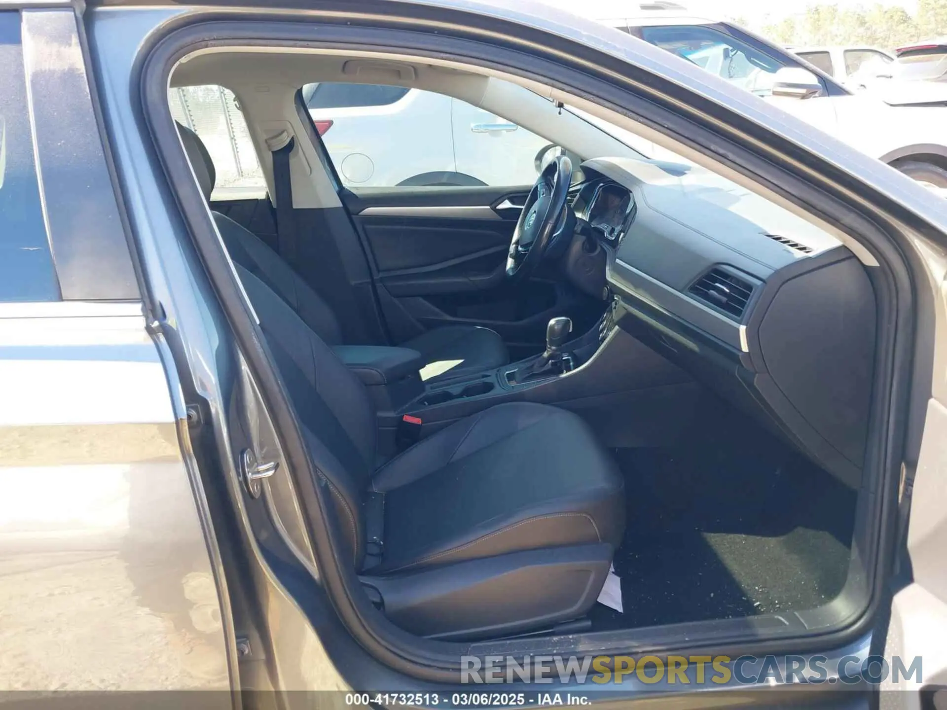 5 Photograph of a damaged car 3VWC57BU3KM143822 VOLKSWAGEN JETTA 2019