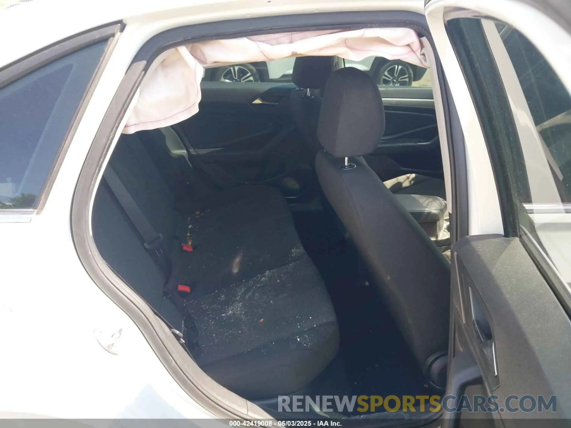 8 Photograph of a damaged car 3VWC57BU4KM005027 VOLKSWAGEN JETTA 2019