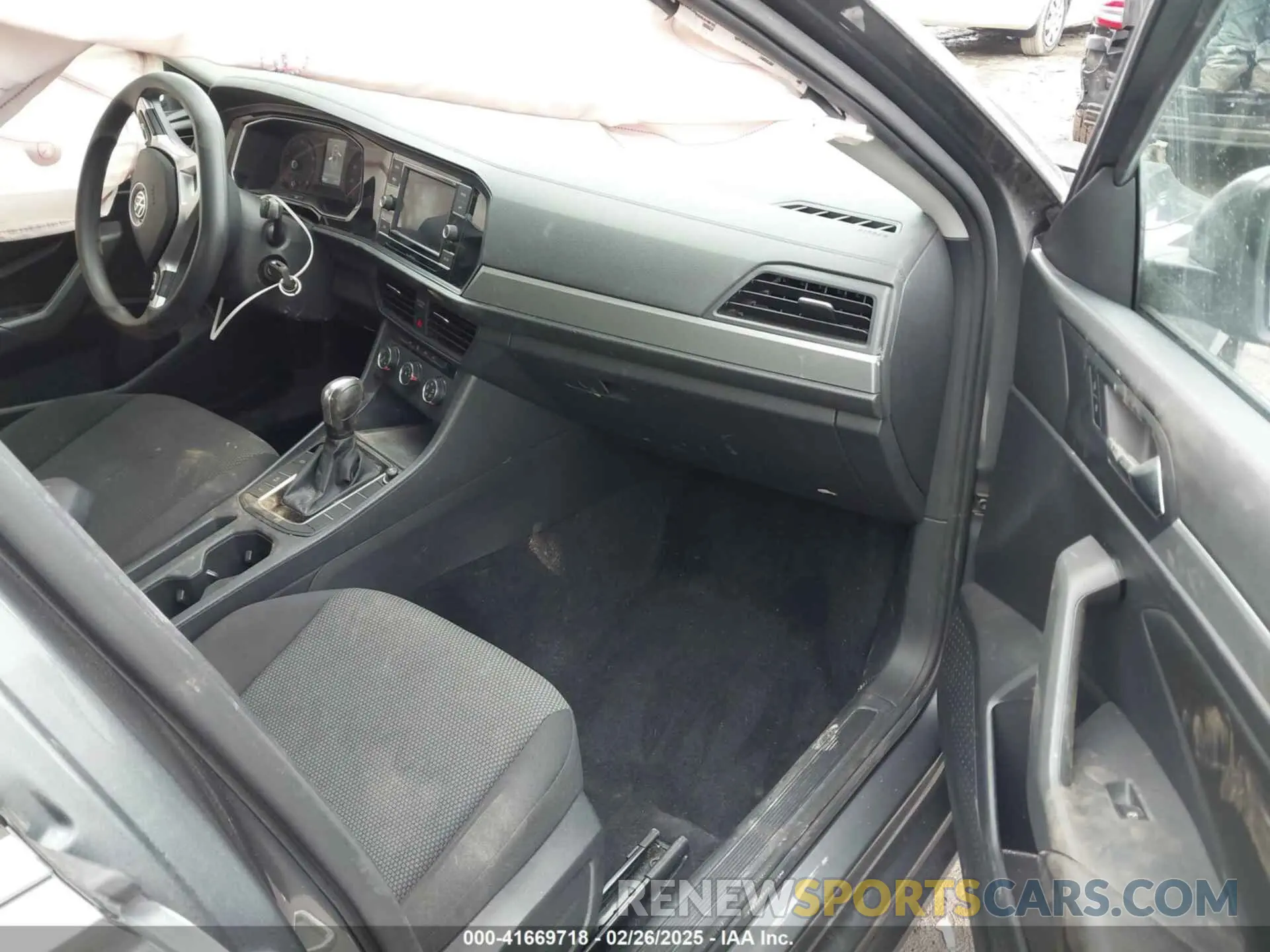 5 Photograph of a damaged car 3VWC57BU4KM006937 VOLKSWAGEN JETTA 2019