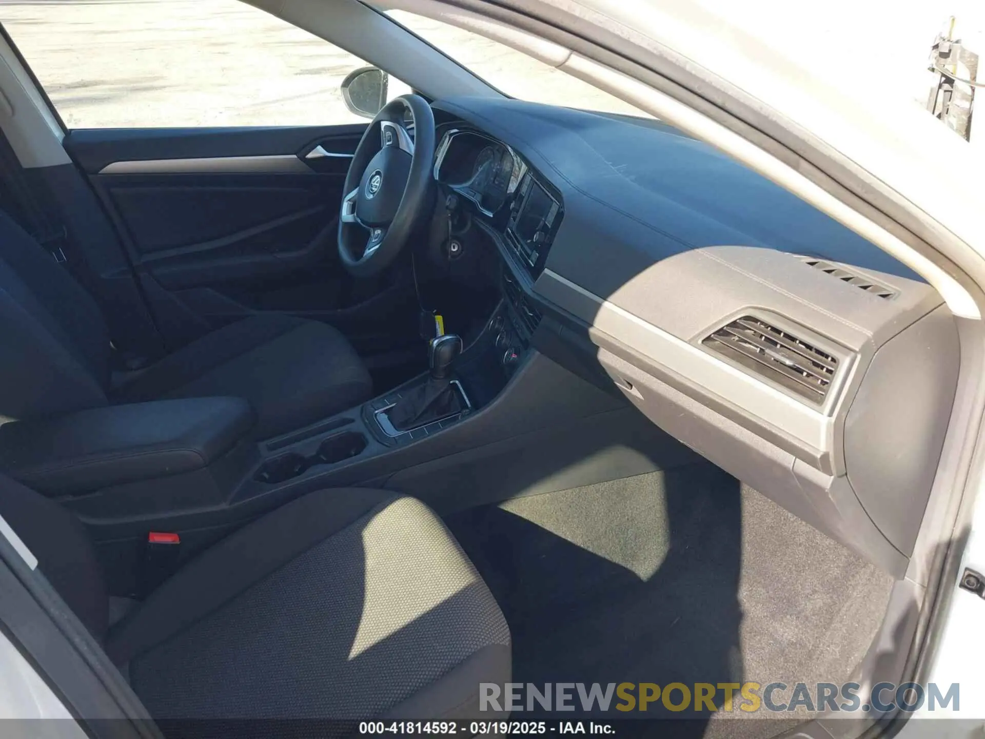 5 Photograph of a damaged car 3VWC57BU4KM057788 VOLKSWAGEN JETTA 2019