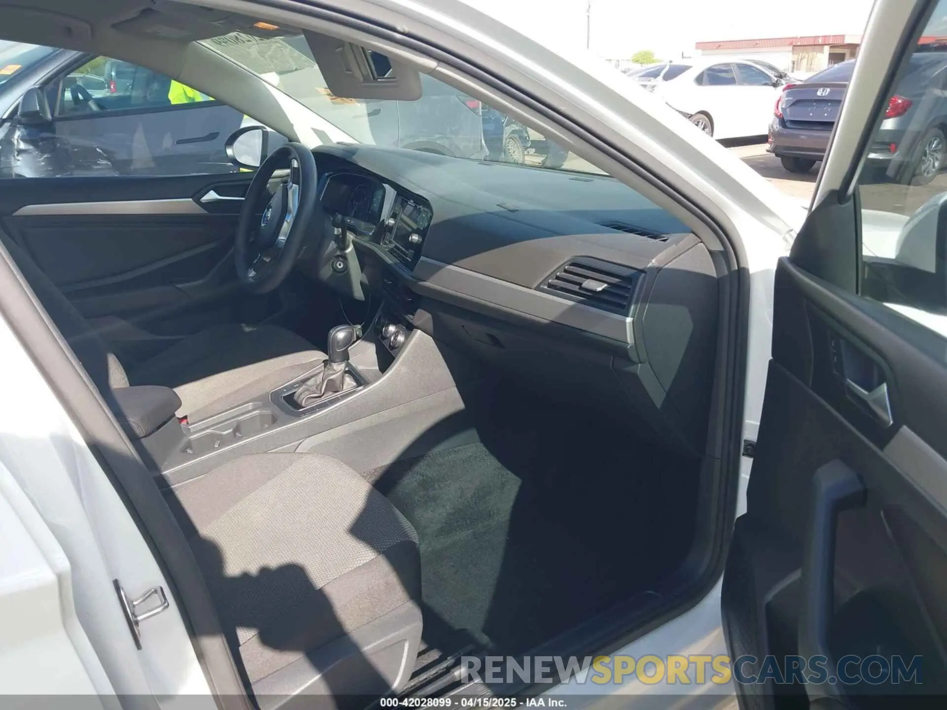 5 Photograph of a damaged car 3VWC57BU4KM089706 VOLKSWAGEN JETTA 2019