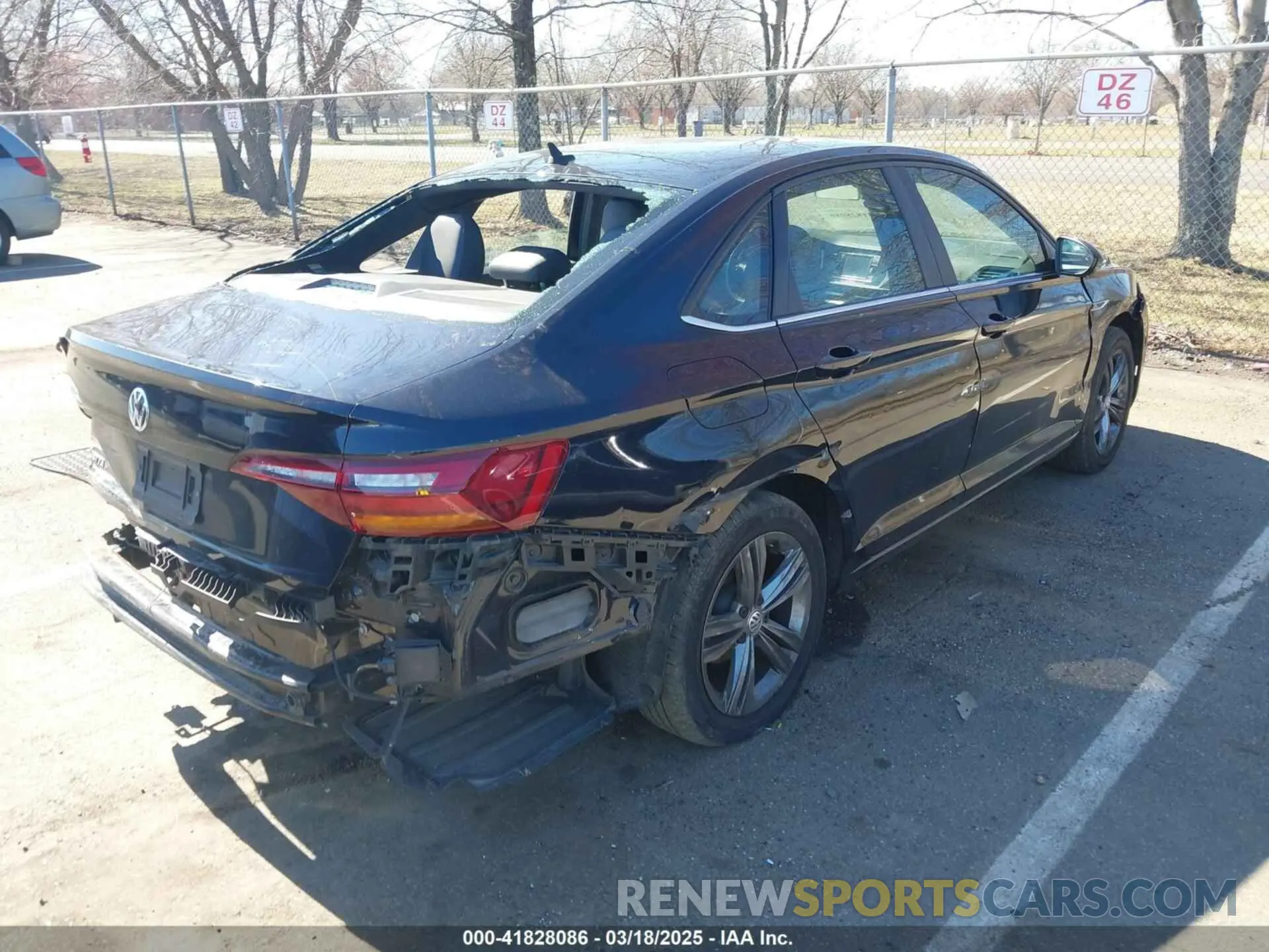 4 Photograph of a damaged car 3VWC57BU4KM098339 VOLKSWAGEN JETTA 2019