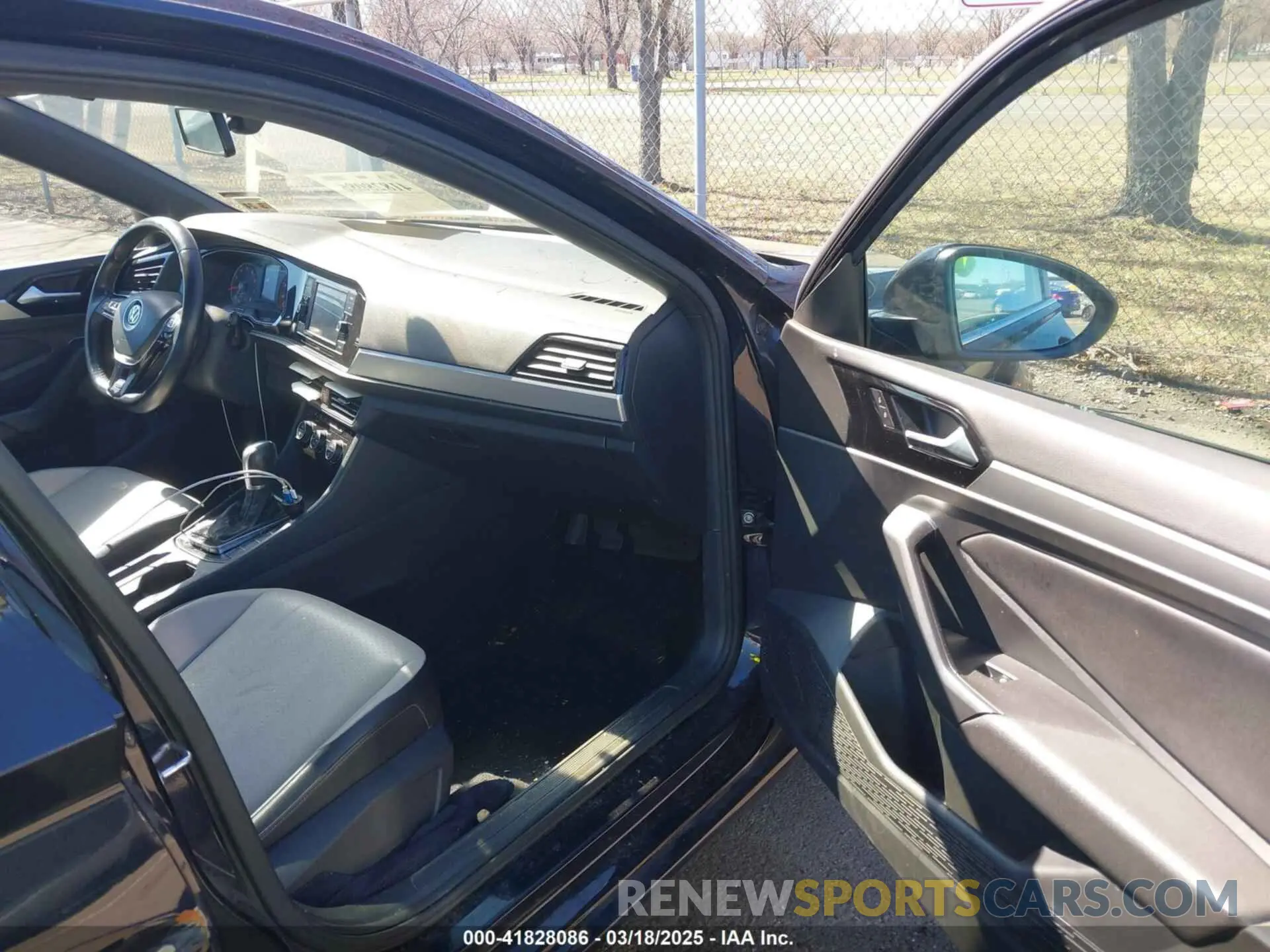 5 Photograph of a damaged car 3VWC57BU4KM098339 VOLKSWAGEN JETTA 2019