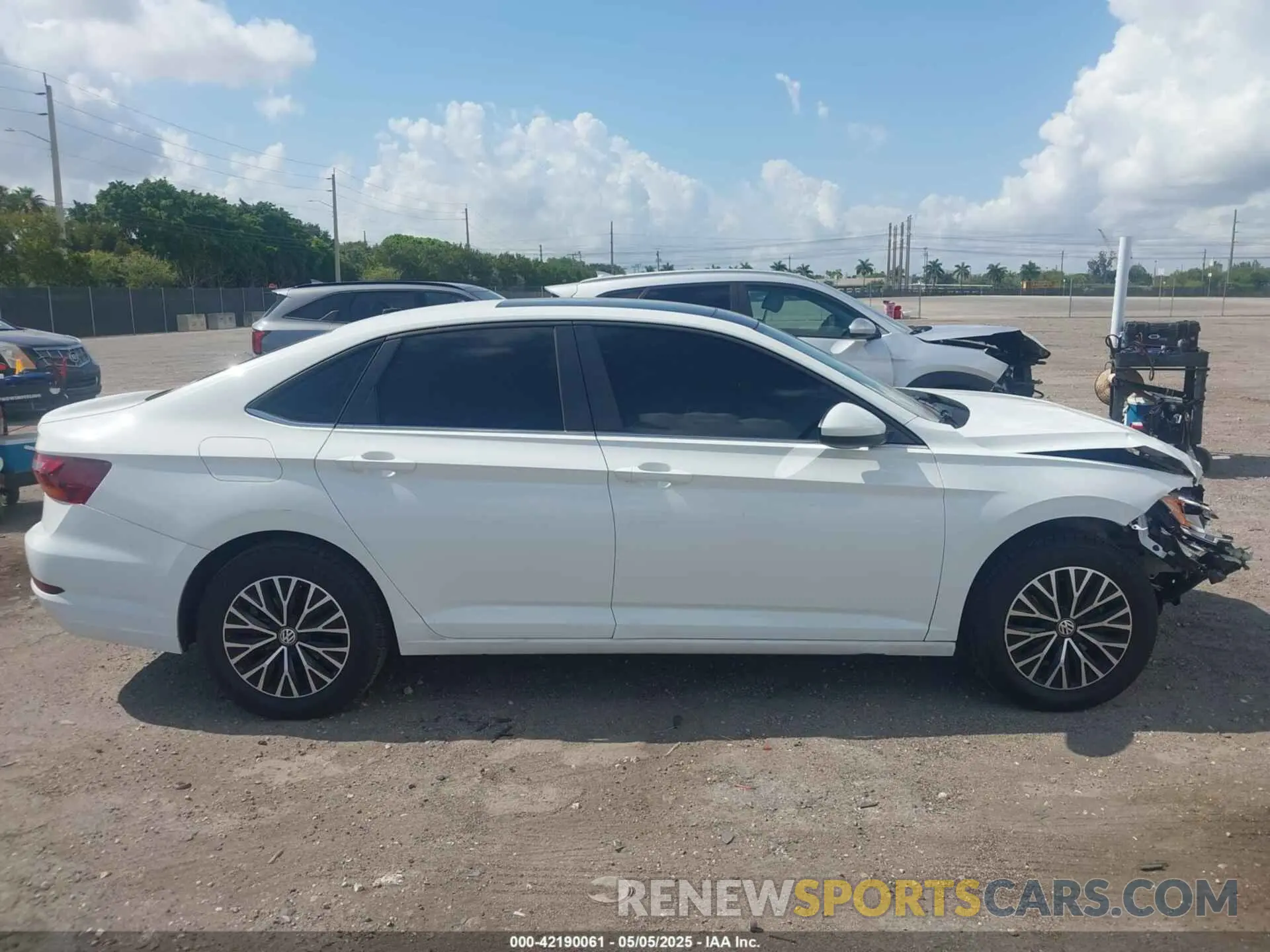 14 Photograph of a damaged car 3VWC57BU4KM201713 VOLKSWAGEN JETTA 2019