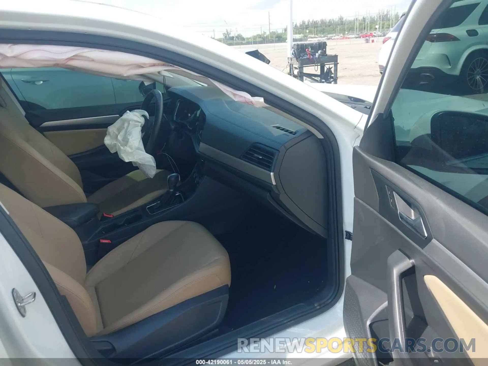5 Photograph of a damaged car 3VWC57BU4KM201713 VOLKSWAGEN JETTA 2019