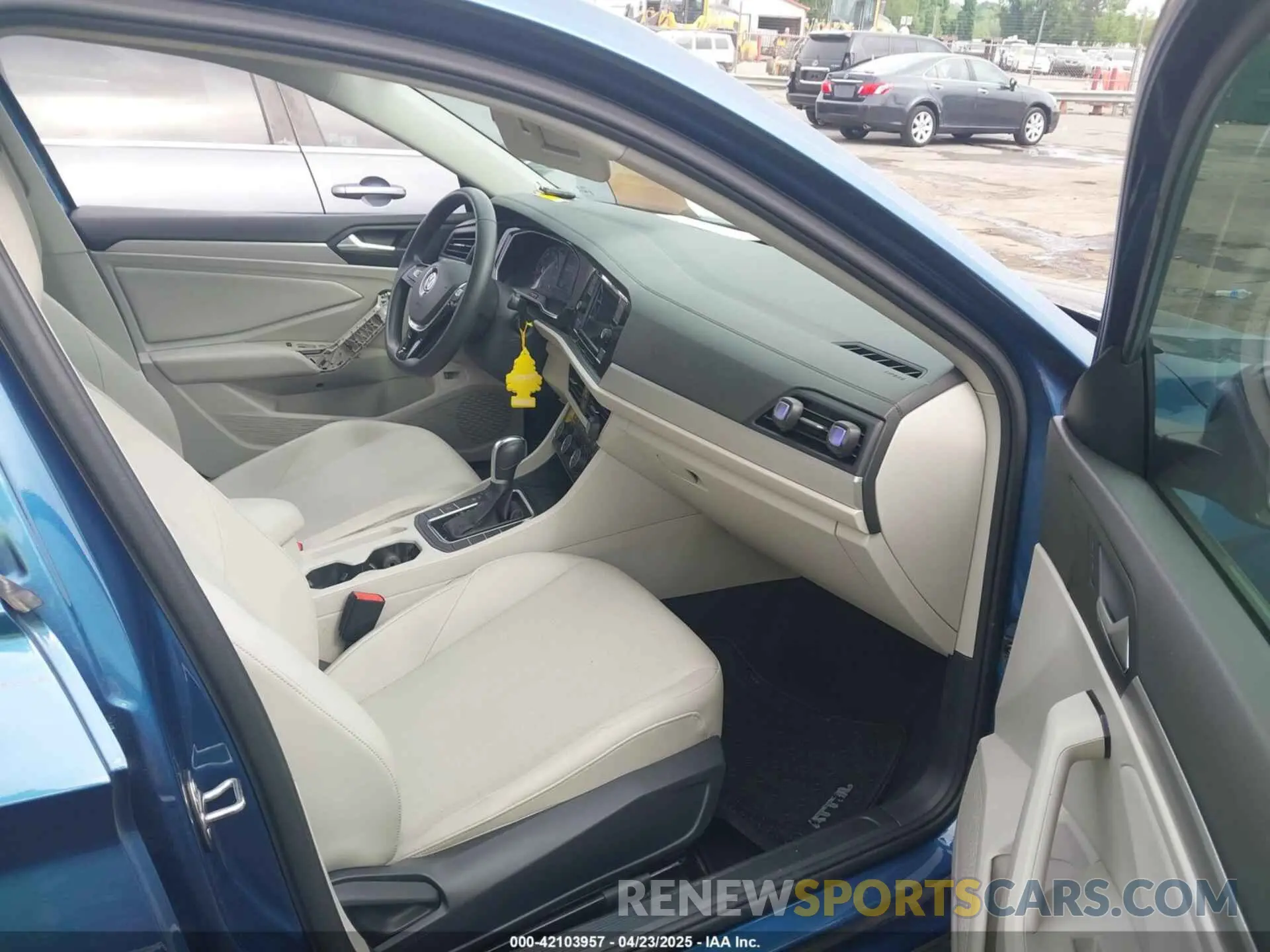 5 Photograph of a damaged car 3VWC57BU4KM212243 VOLKSWAGEN JETTA 2019