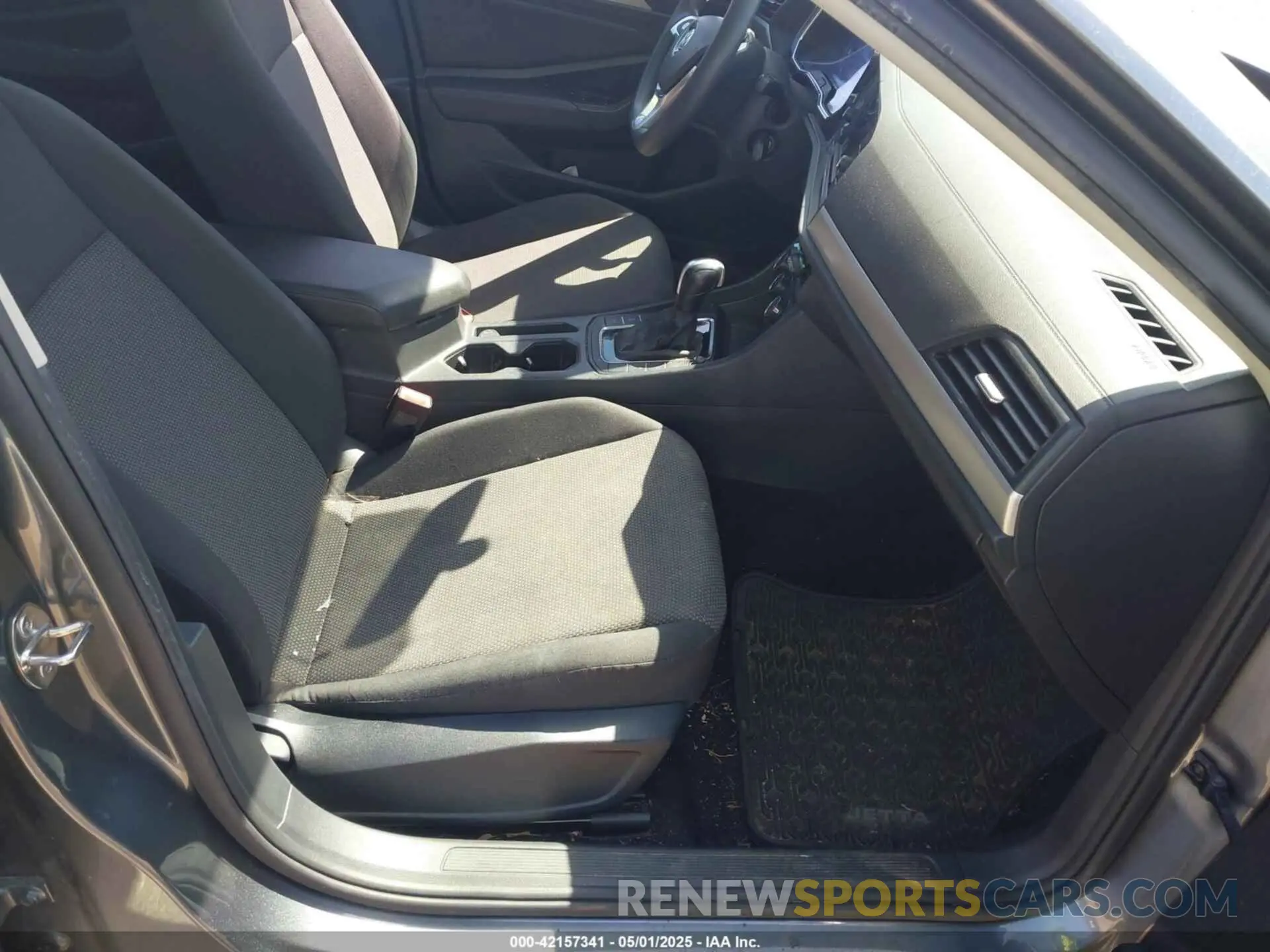 5 Photograph of a damaged car 3VWC57BU5KM047920 VOLKSWAGEN JETTA 2019