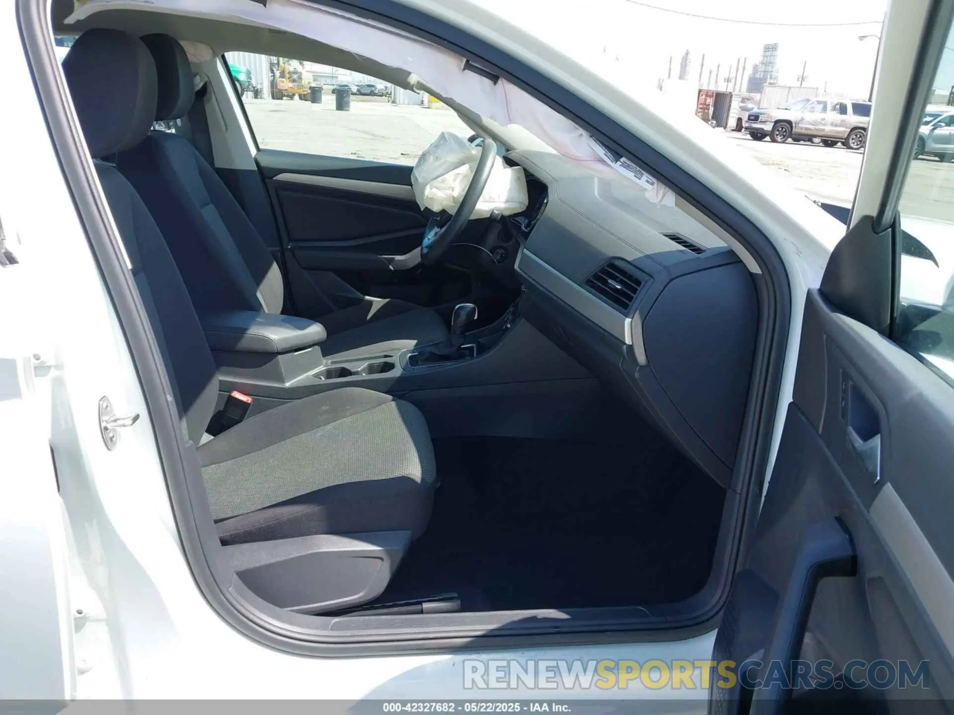5 Photograph of a damaged car 3VWC57BU5KM050574 VOLKSWAGEN JETTA 2019