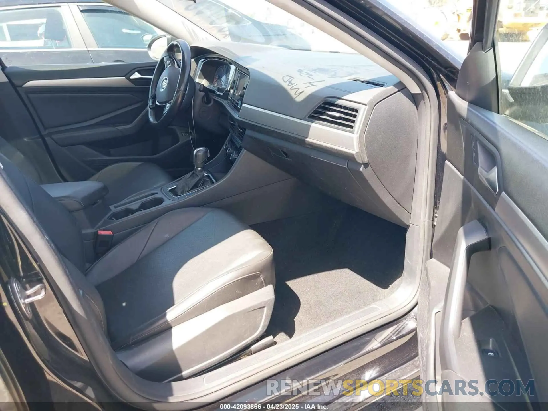 5 Photograph of a damaged car 3VWC57BU5KM055239 VOLKSWAGEN JETTA 2019