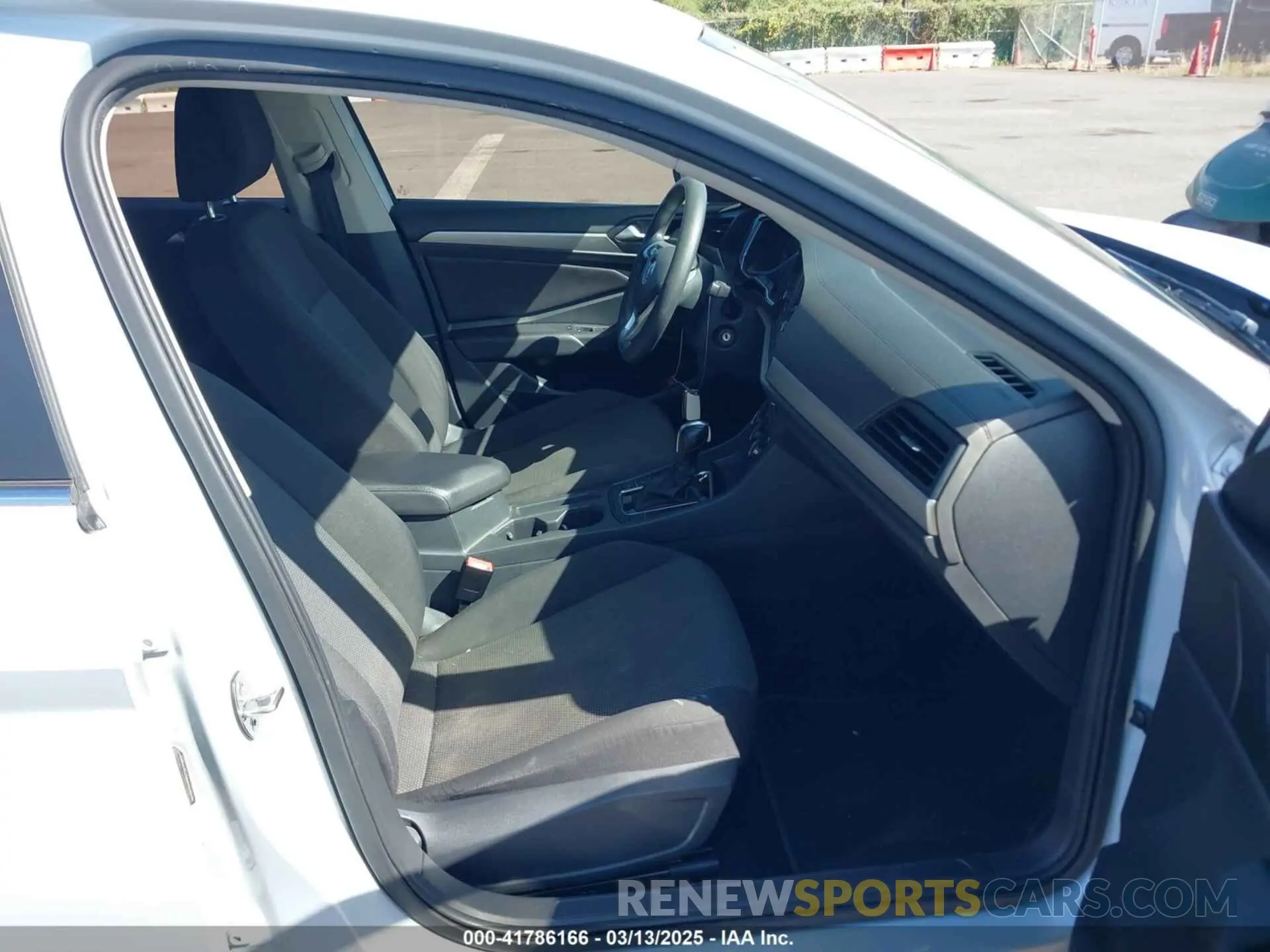 5 Photograph of a damaged car 3VWC57BU5KM069769 VOLKSWAGEN JETTA 2019
