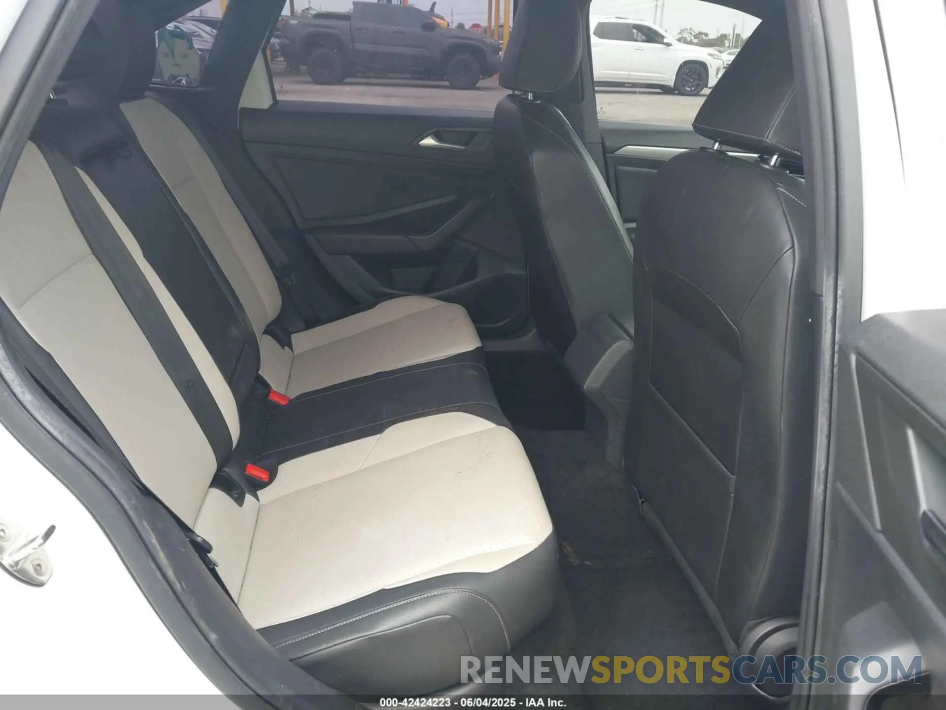 8 Photograph of a damaged car 3VWC57BU5KM098768 VOLKSWAGEN JETTA 2019