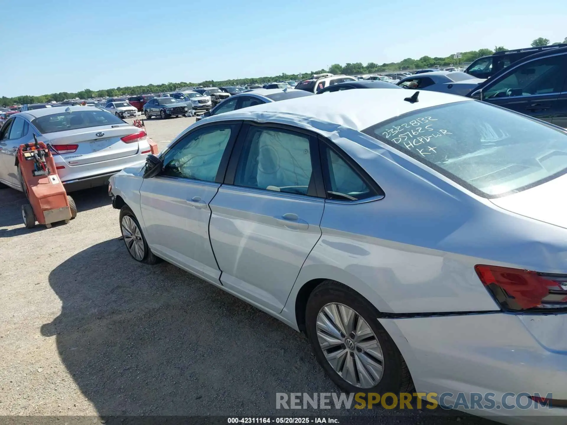 12 Photograph of a damaged car 3VWC57BU5KM131381 VOLKSWAGEN JETTA 2019