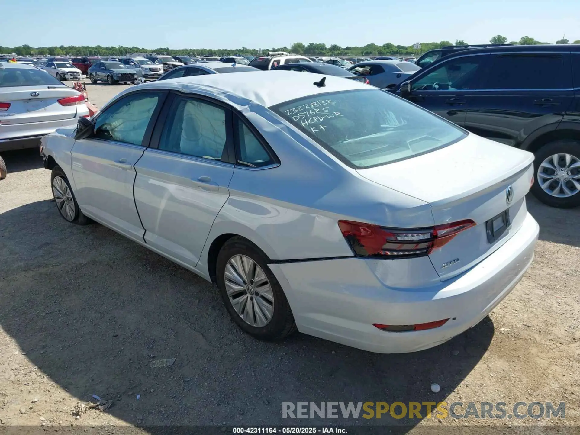 3 Photograph of a damaged car 3VWC57BU5KM131381 VOLKSWAGEN JETTA 2019