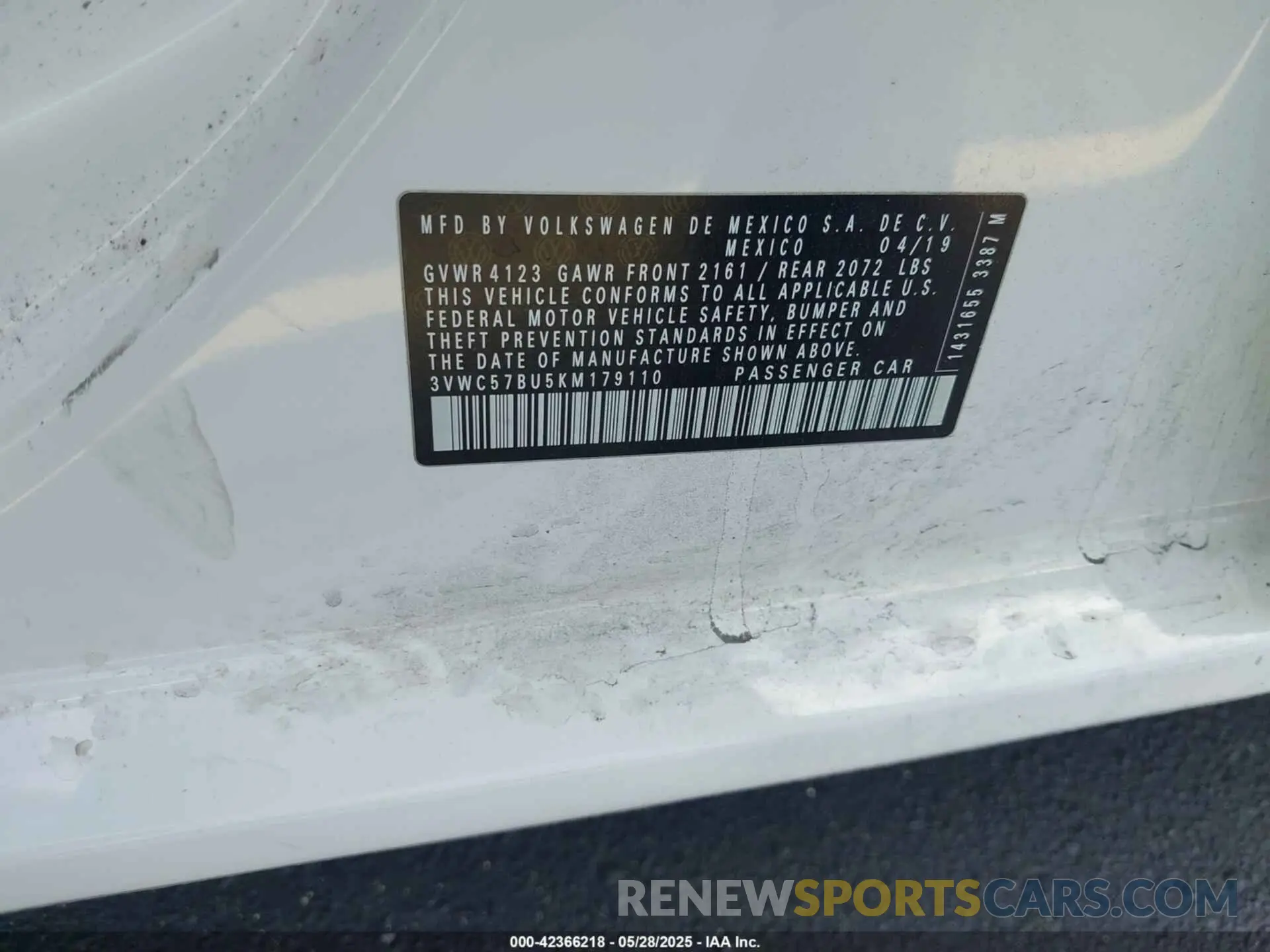 9 Photograph of a damaged car 3VWC57BU5KM179110 VOLKSWAGEN JETTA 2019