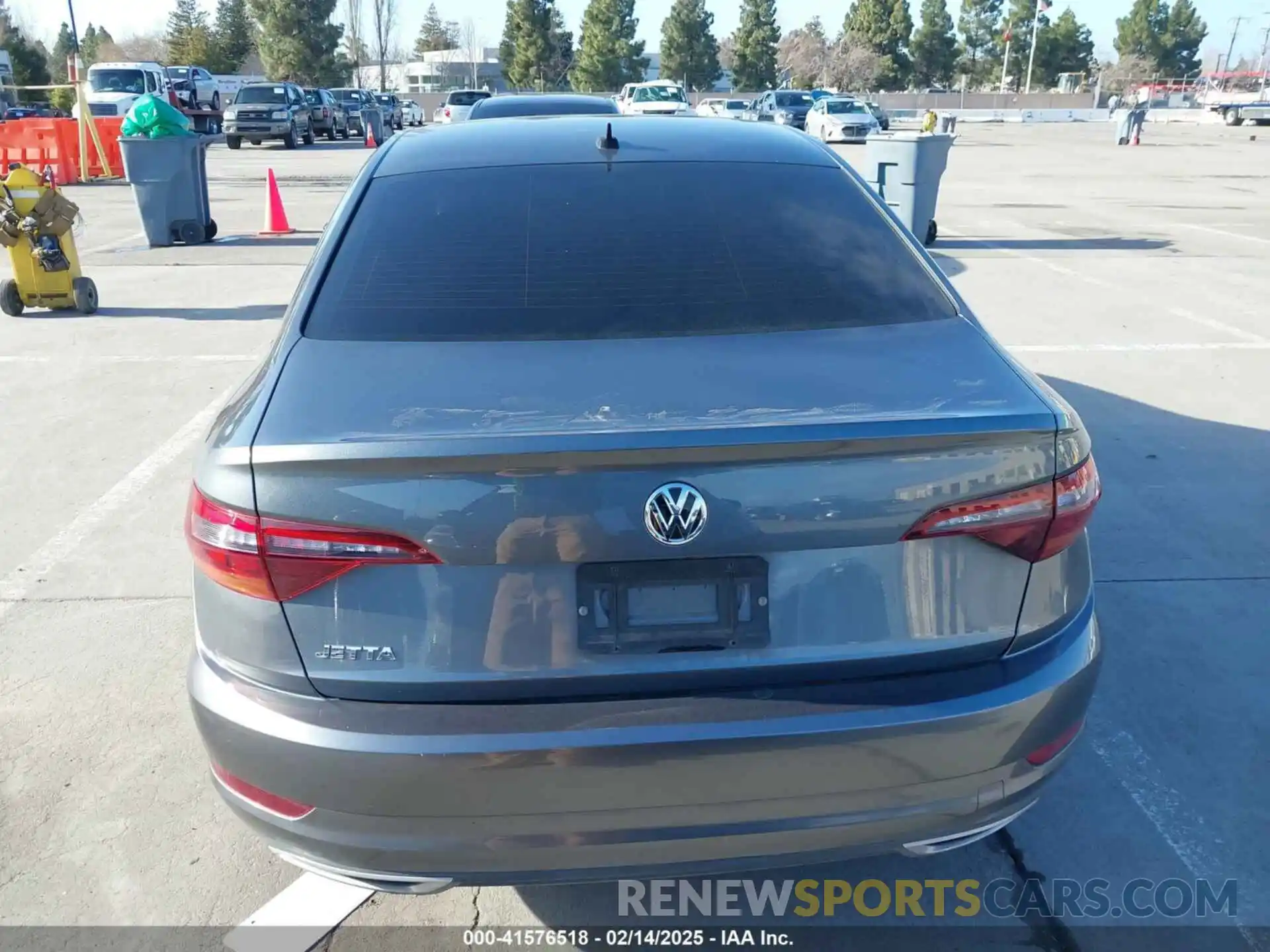 17 Photograph of a damaged car 3VWC57BU5KM268398 VOLKSWAGEN JETTA 2019