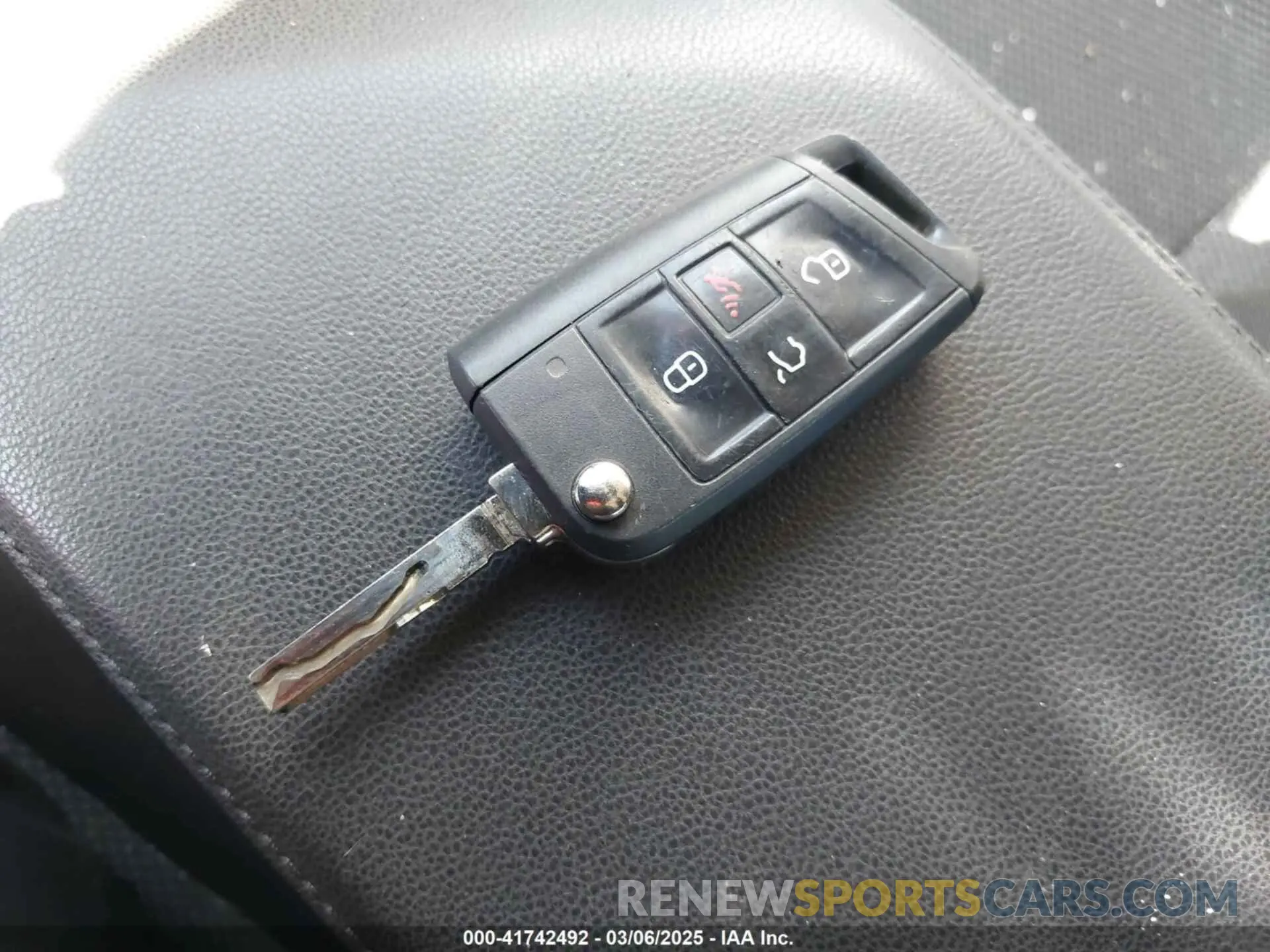 11 Photograph of a damaged car 3VWC57BU6KM165412 VOLKSWAGEN JETTA 2019