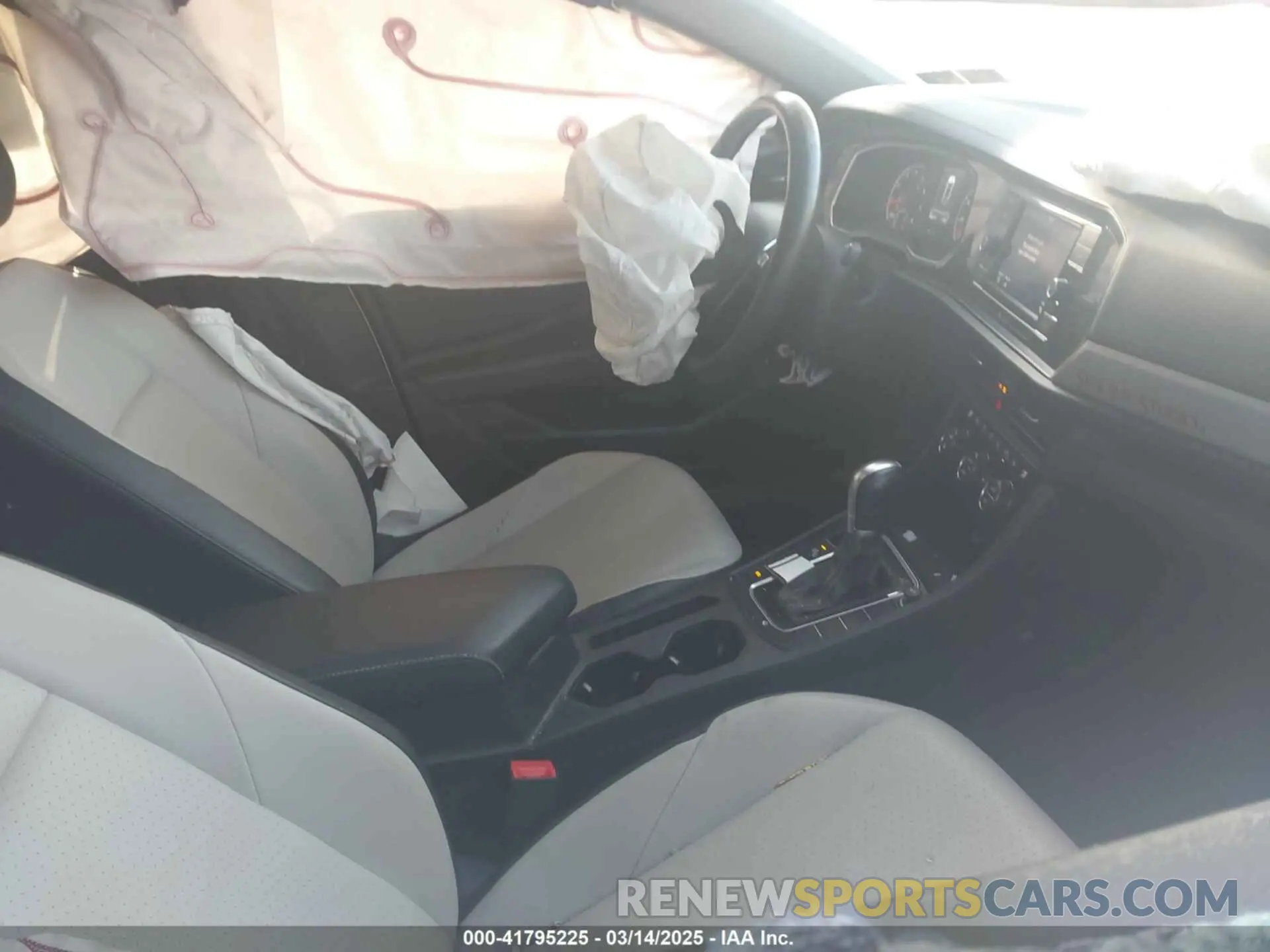 5 Photograph of a damaged car 3VWC57BU6KM241601 VOLKSWAGEN JETTA 2019