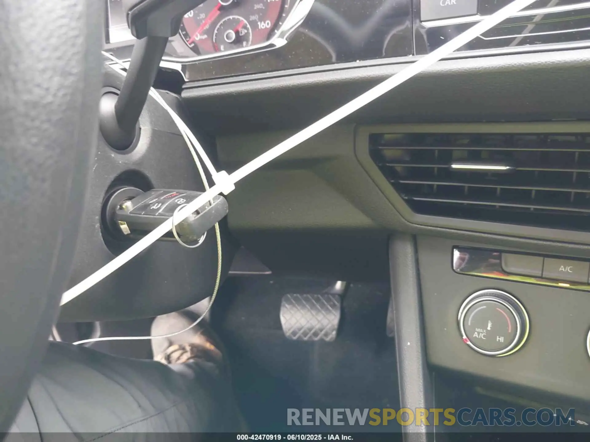 11 Photograph of a damaged car 3VWC57BU6KM264442 VOLKSWAGEN JETTA 2019