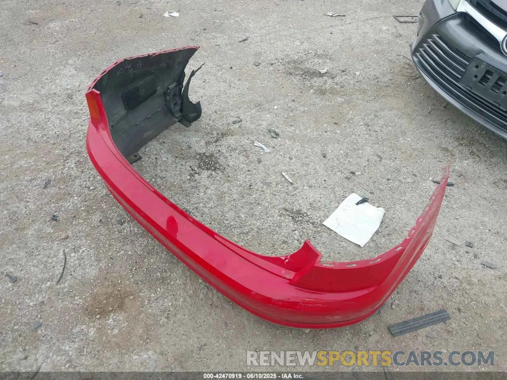 12 Photograph of a damaged car 3VWC57BU6KM264442 VOLKSWAGEN JETTA 2019