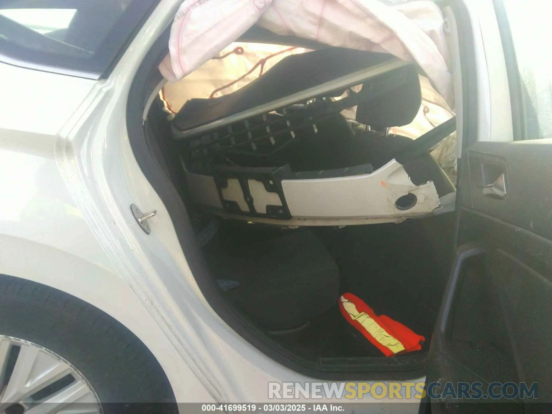 8 Photograph of a damaged car 3VWC57BU7KM031816 VOLKSWAGEN JETTA 2019