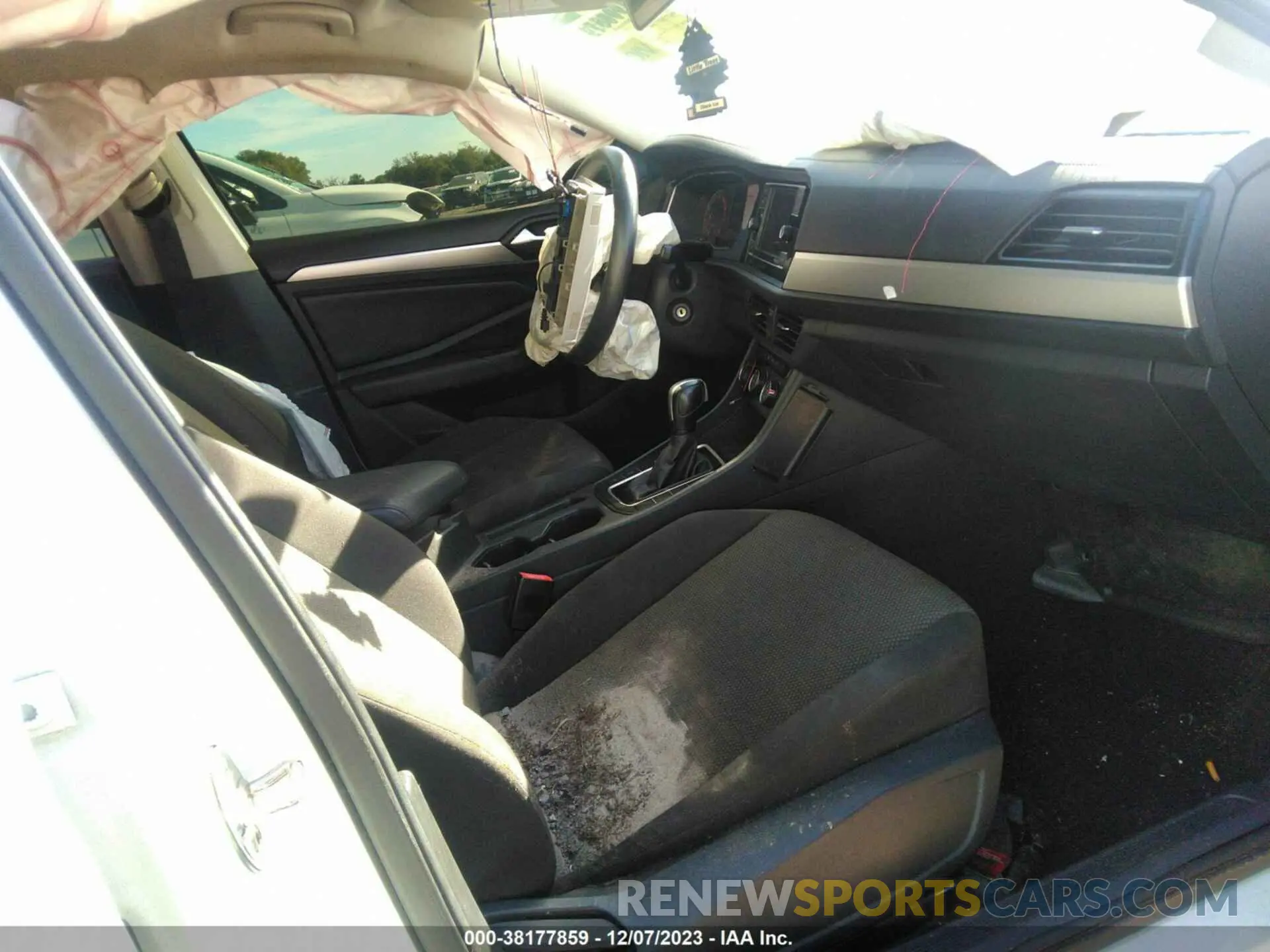 5 Photograph of a damaged car 3VWC57BU7KM075797 VOLKSWAGEN JETTA 2019