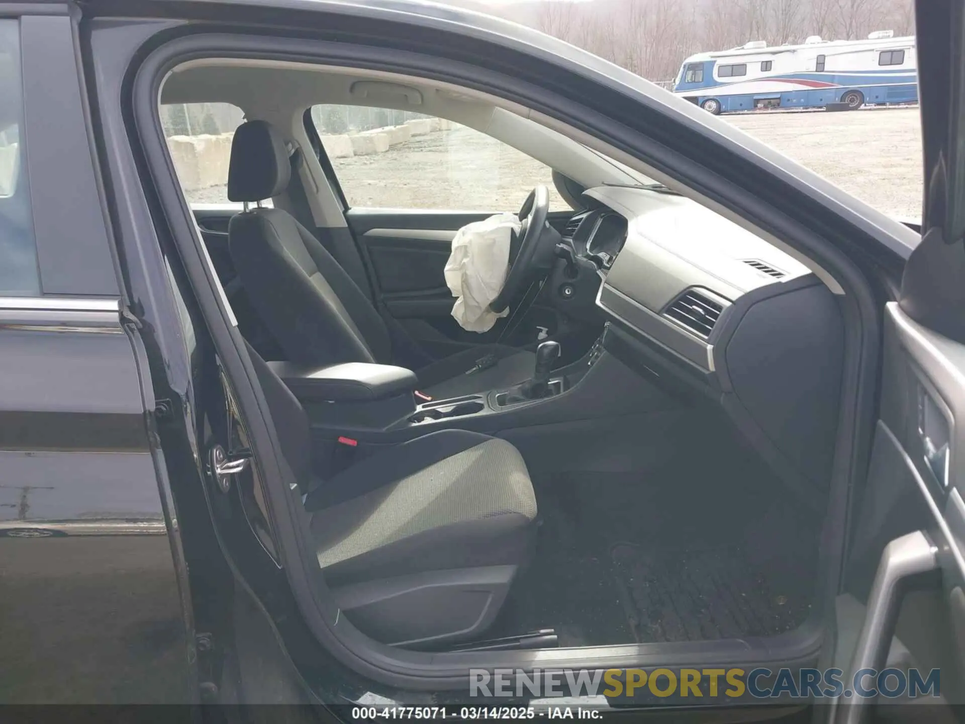 5 Photograph of a damaged car 3VWC57BU7KM084757 VOLKSWAGEN JETTA 2019