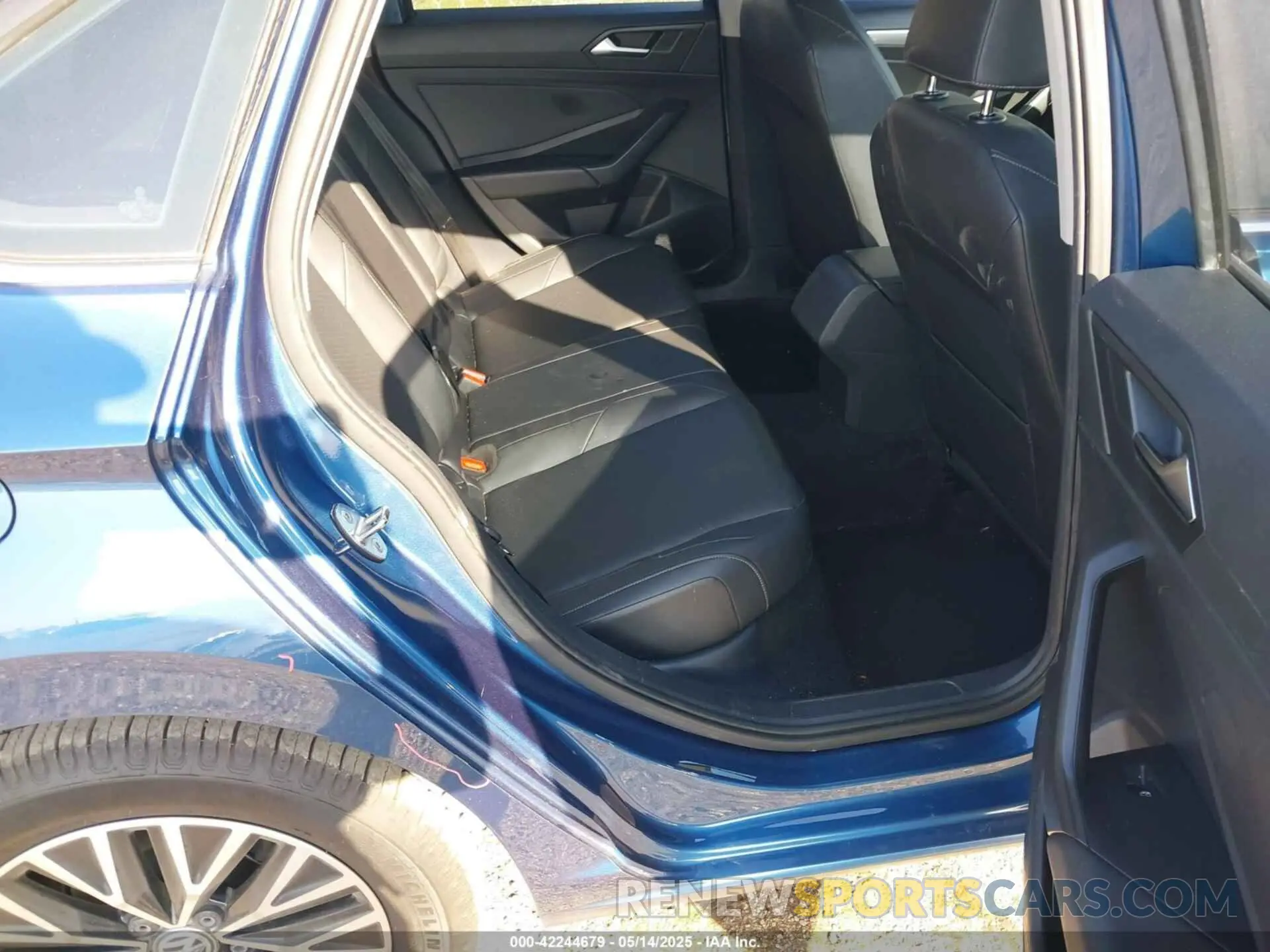 8 Photograph of a damaged car 3VWC57BU7KM104067 VOLKSWAGEN JETTA 2019
