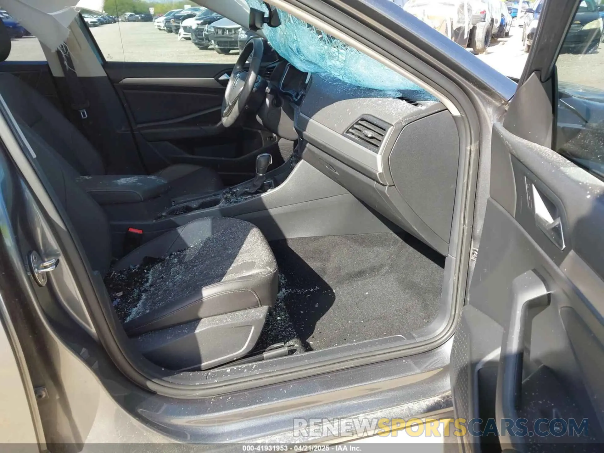 5 Photograph of a damaged car 3VWC57BU7KM219347 VOLKSWAGEN JETTA 2019