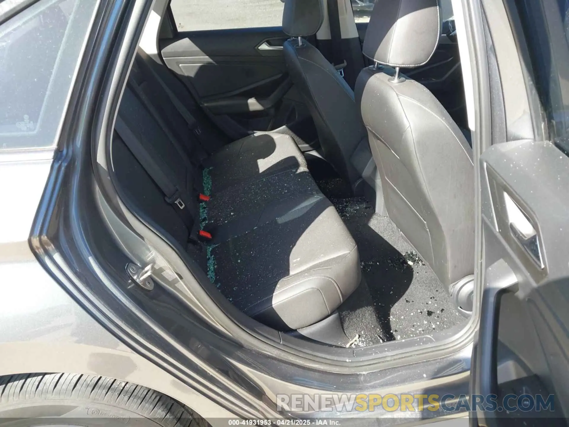 8 Photograph of a damaged car 3VWC57BU7KM219347 VOLKSWAGEN JETTA 2019