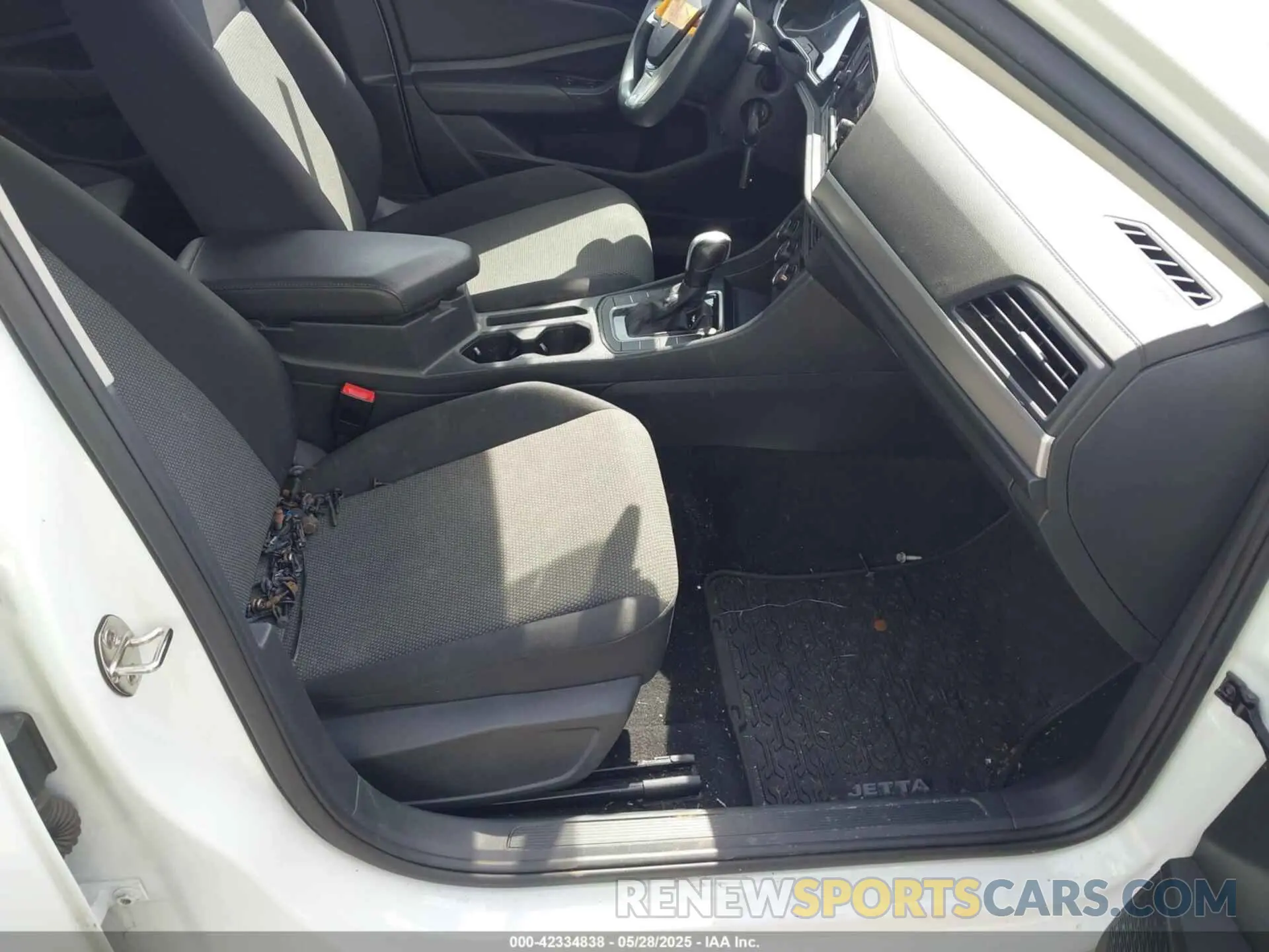 5 Photograph of a damaged car 3VWC57BU7KM243356 VOLKSWAGEN JETTA 2019