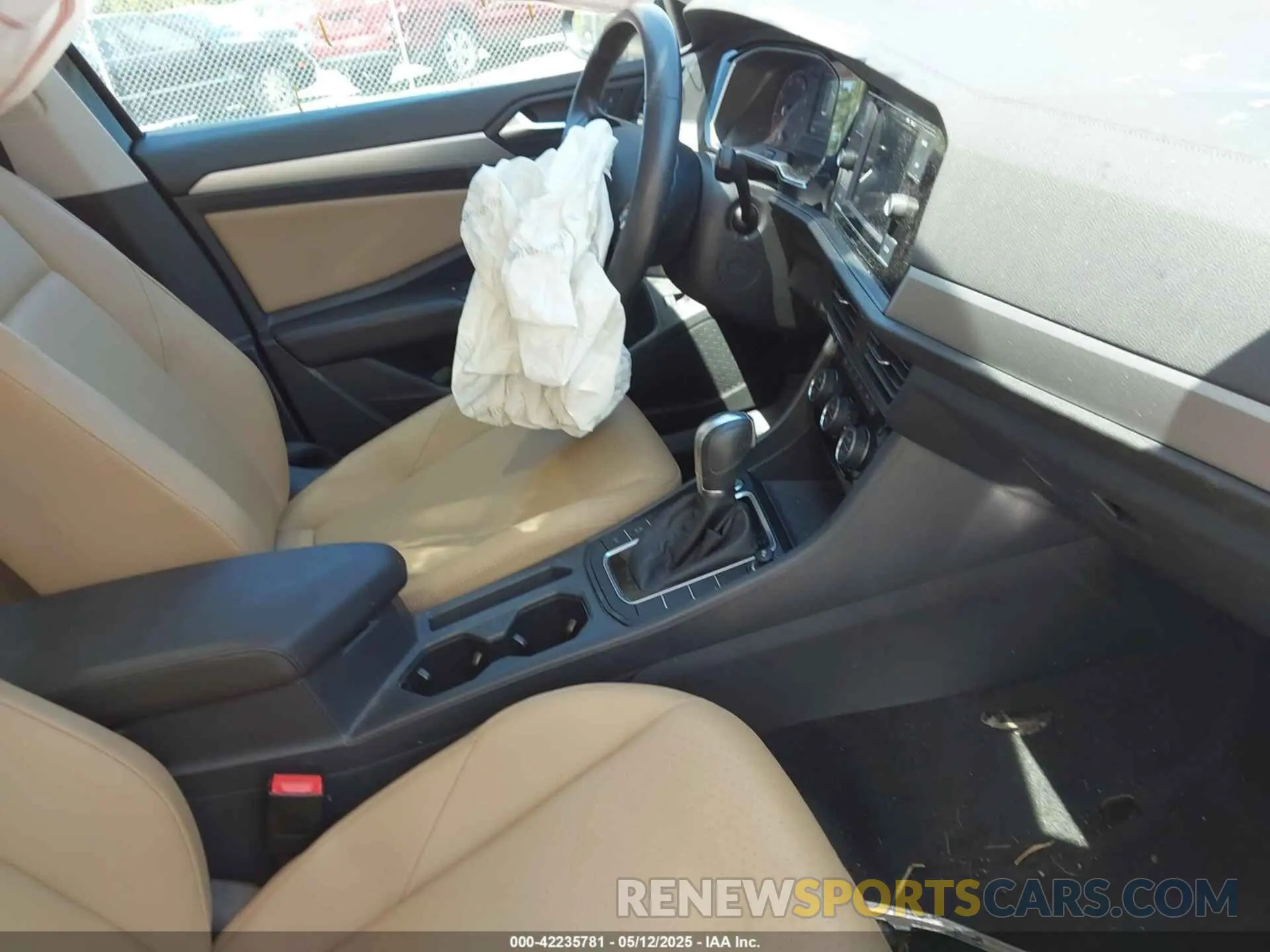 5 Photograph of a damaged car 3VWC57BU7KM272095 VOLKSWAGEN JETTA 2019