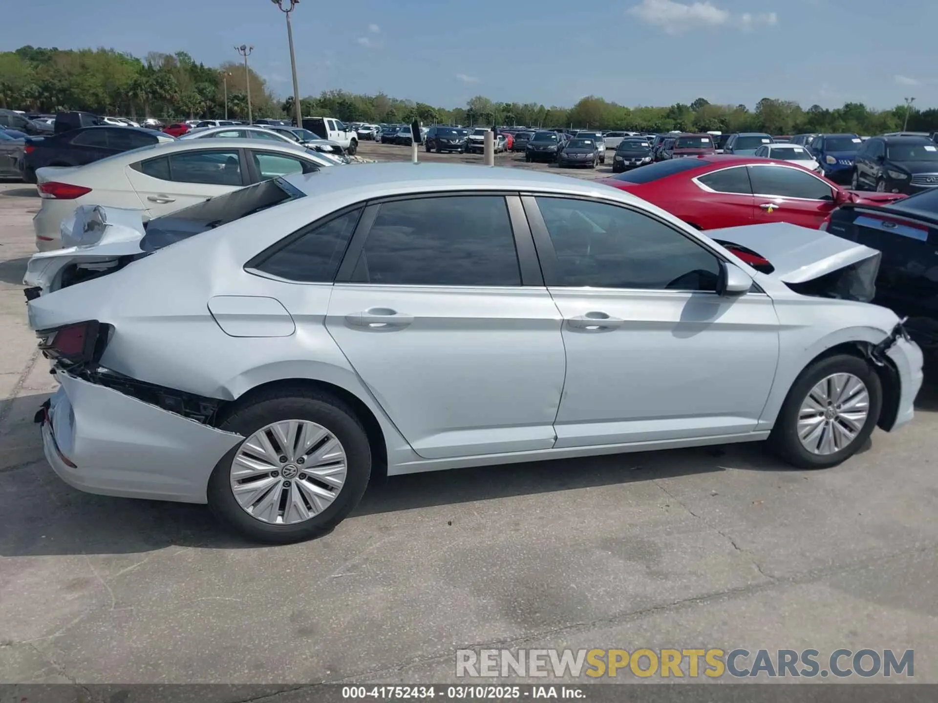 13 Photograph of a damaged car 3VWC57BU8KM032960 VOLKSWAGEN JETTA 2019