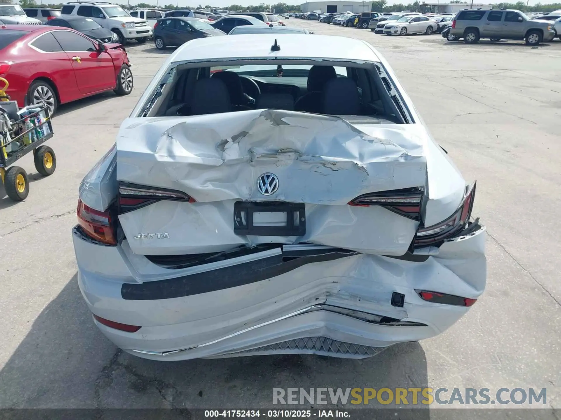 16 Photograph of a damaged car 3VWC57BU8KM032960 VOLKSWAGEN JETTA 2019