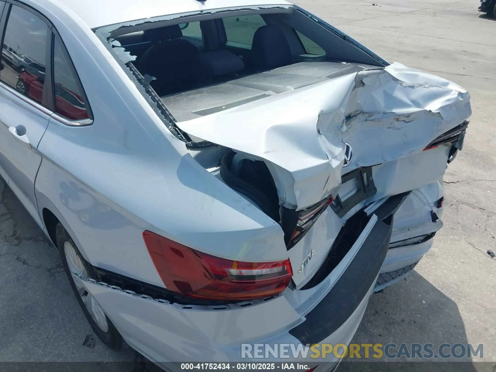 6 Photograph of a damaged car 3VWC57BU8KM032960 VOLKSWAGEN JETTA 2019
