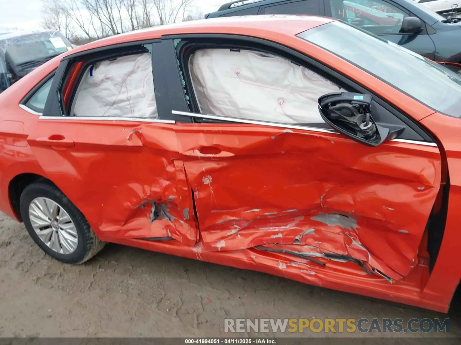 13 Photograph of a damaged car 3VWC57BU8KM082712 VOLKSWAGEN JETTA 2019