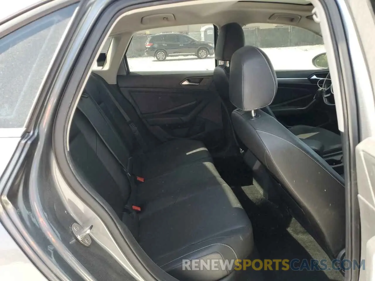 10 Photograph of a damaged car 3VWC57BU8KM085111 VOLKSWAGEN JETTA 2019