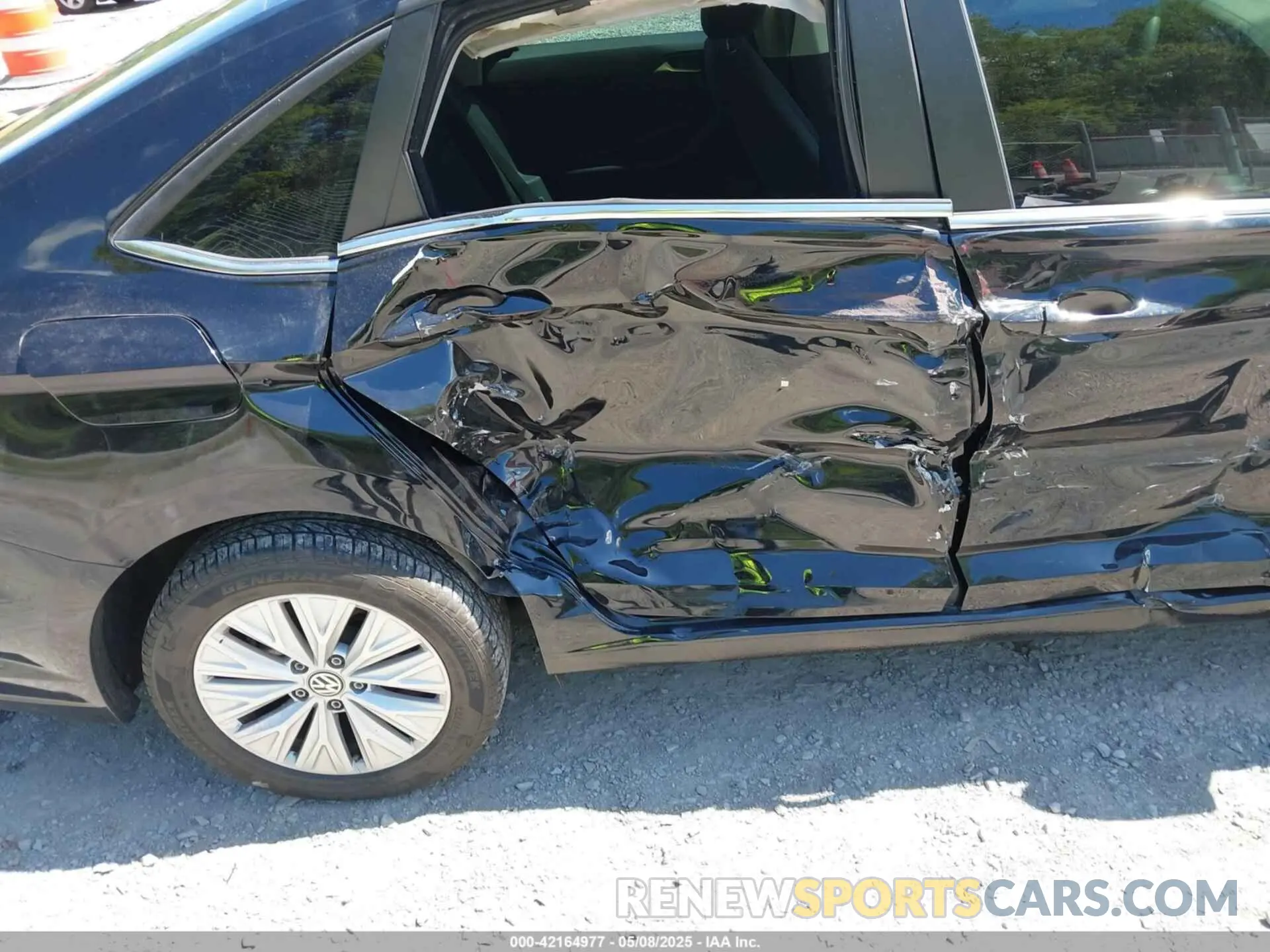 17 Photograph of a damaged car 3VWC57BU8KM090633 VOLKSWAGEN JETTA 2019