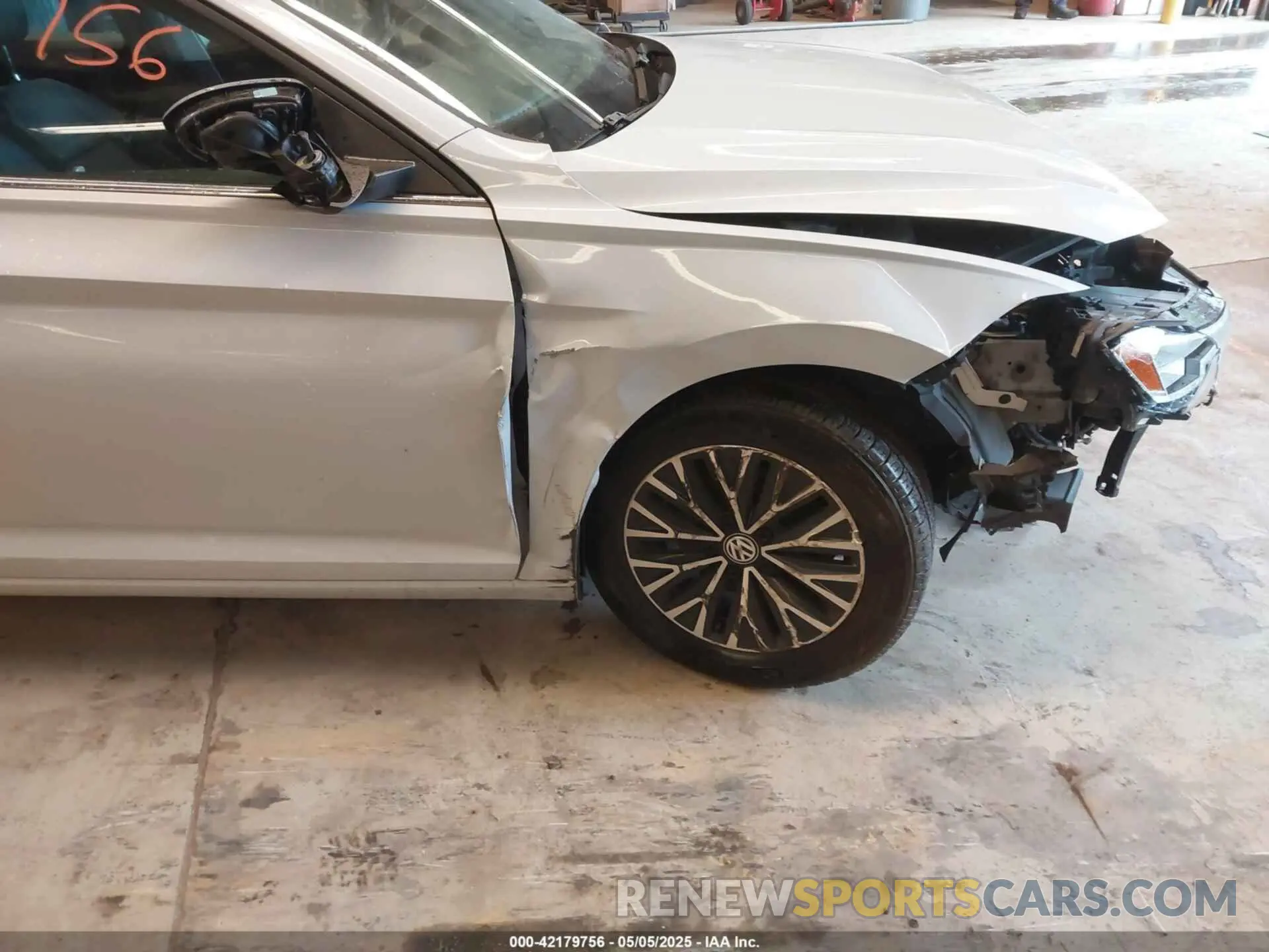 18 Photograph of a damaged car 3VWC57BU8KM094858 VOLKSWAGEN JETTA 2019