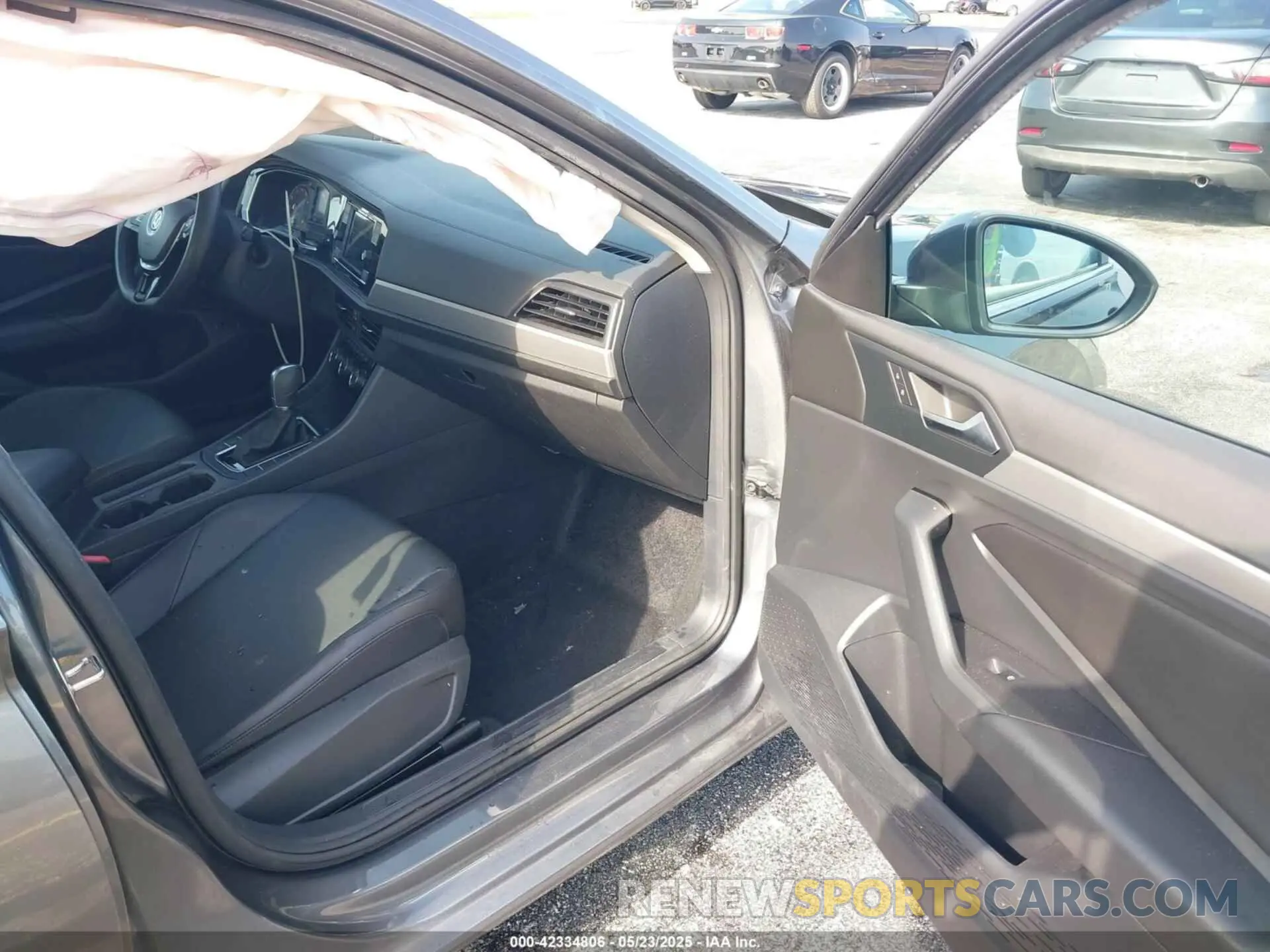 5 Photograph of a damaged car 3VWC57BU8KM120682 VOLKSWAGEN JETTA 2019