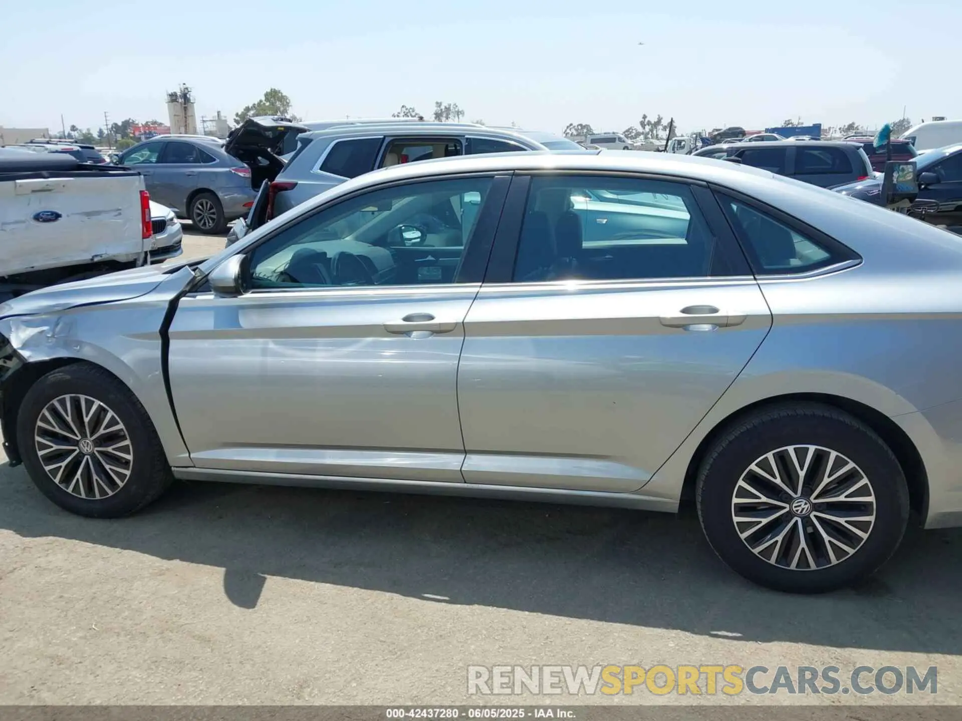 15 Photograph of a damaged car 3VWC57BU8KM227991 VOLKSWAGEN JETTA 2019