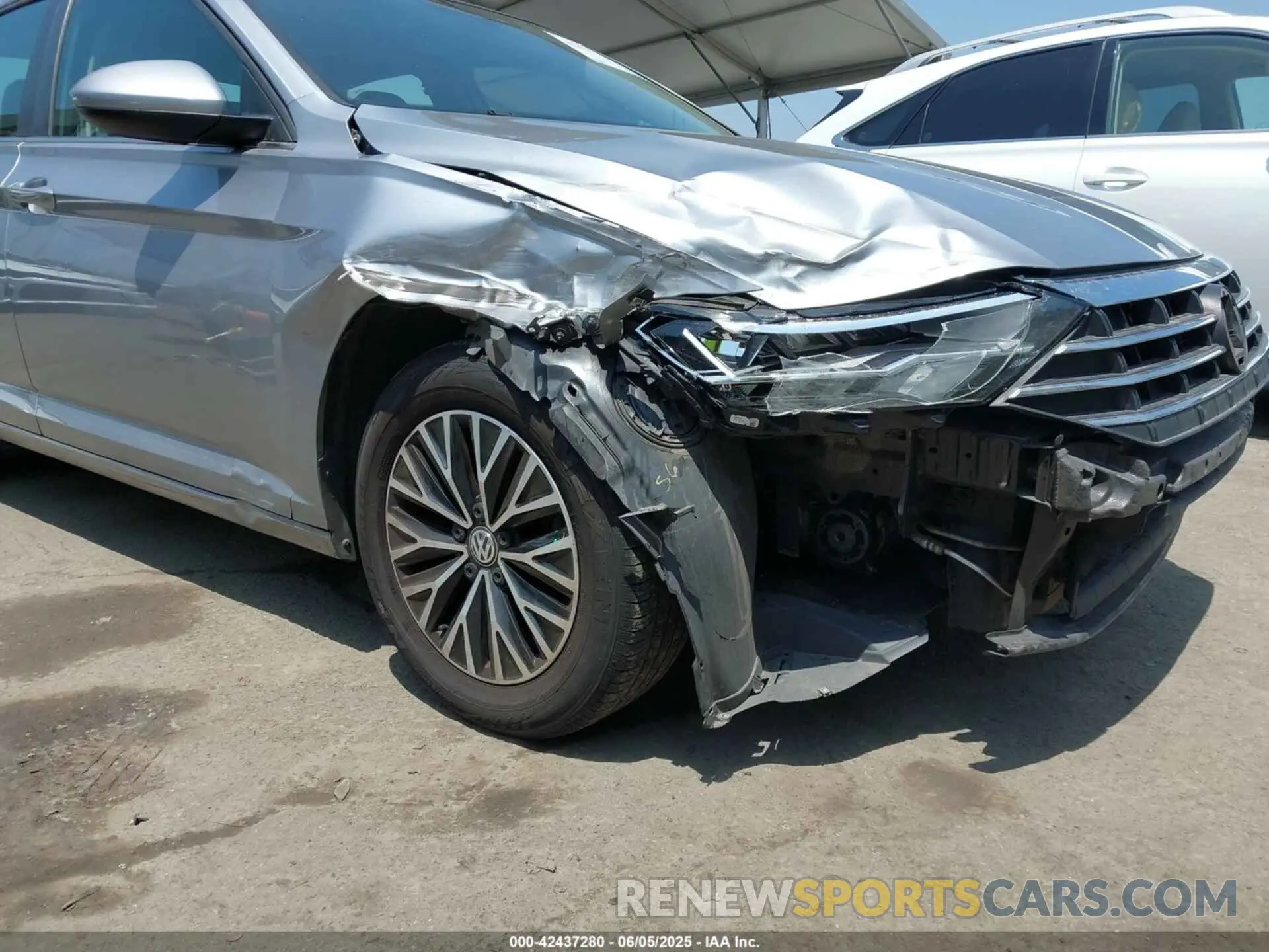 18 Photograph of a damaged car 3VWC57BU8KM227991 VOLKSWAGEN JETTA 2019