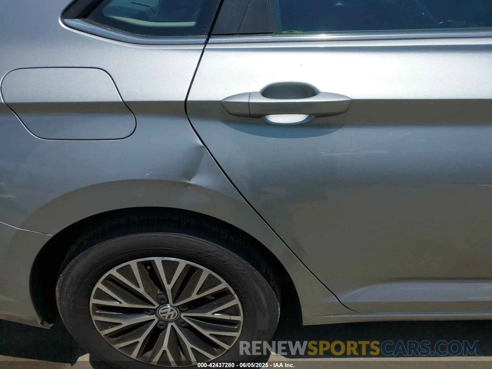 19 Photograph of a damaged car 3VWC57BU8KM227991 VOLKSWAGEN JETTA 2019