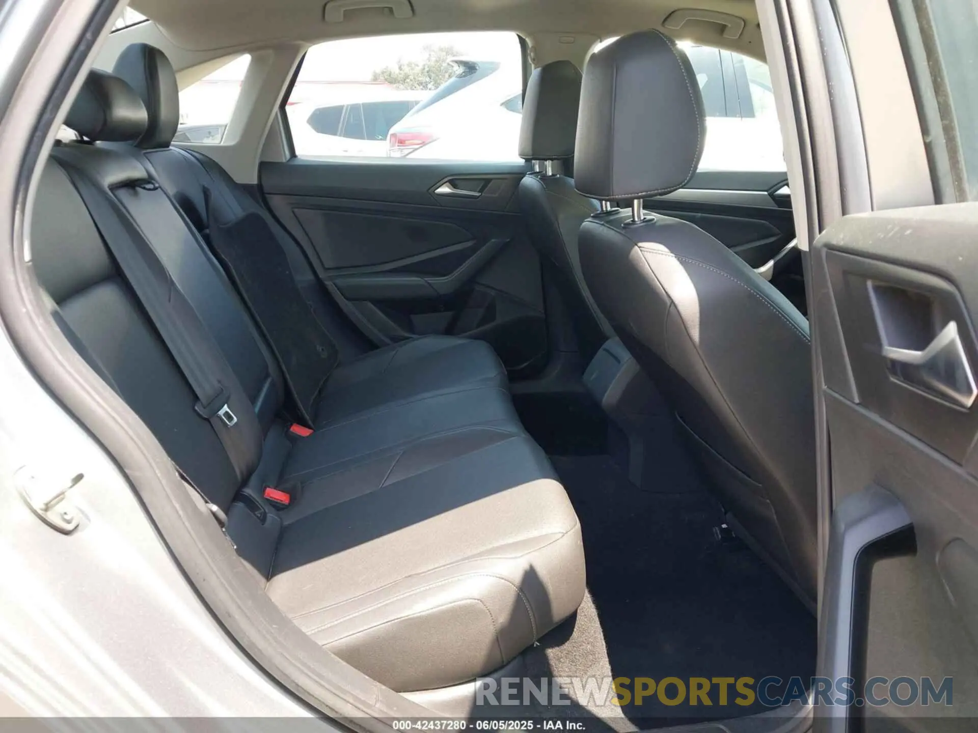 8 Photograph of a damaged car 3VWC57BU8KM227991 VOLKSWAGEN JETTA 2019