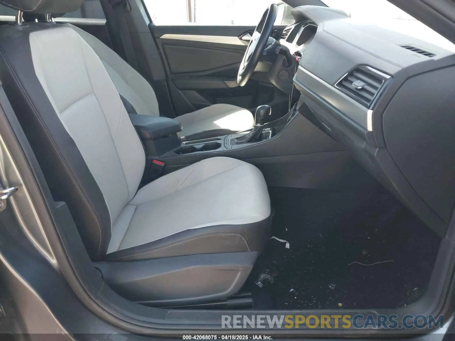 5 Photograph of a damaged car 3VWC57BU8KM250736 VOLKSWAGEN JETTA 2019