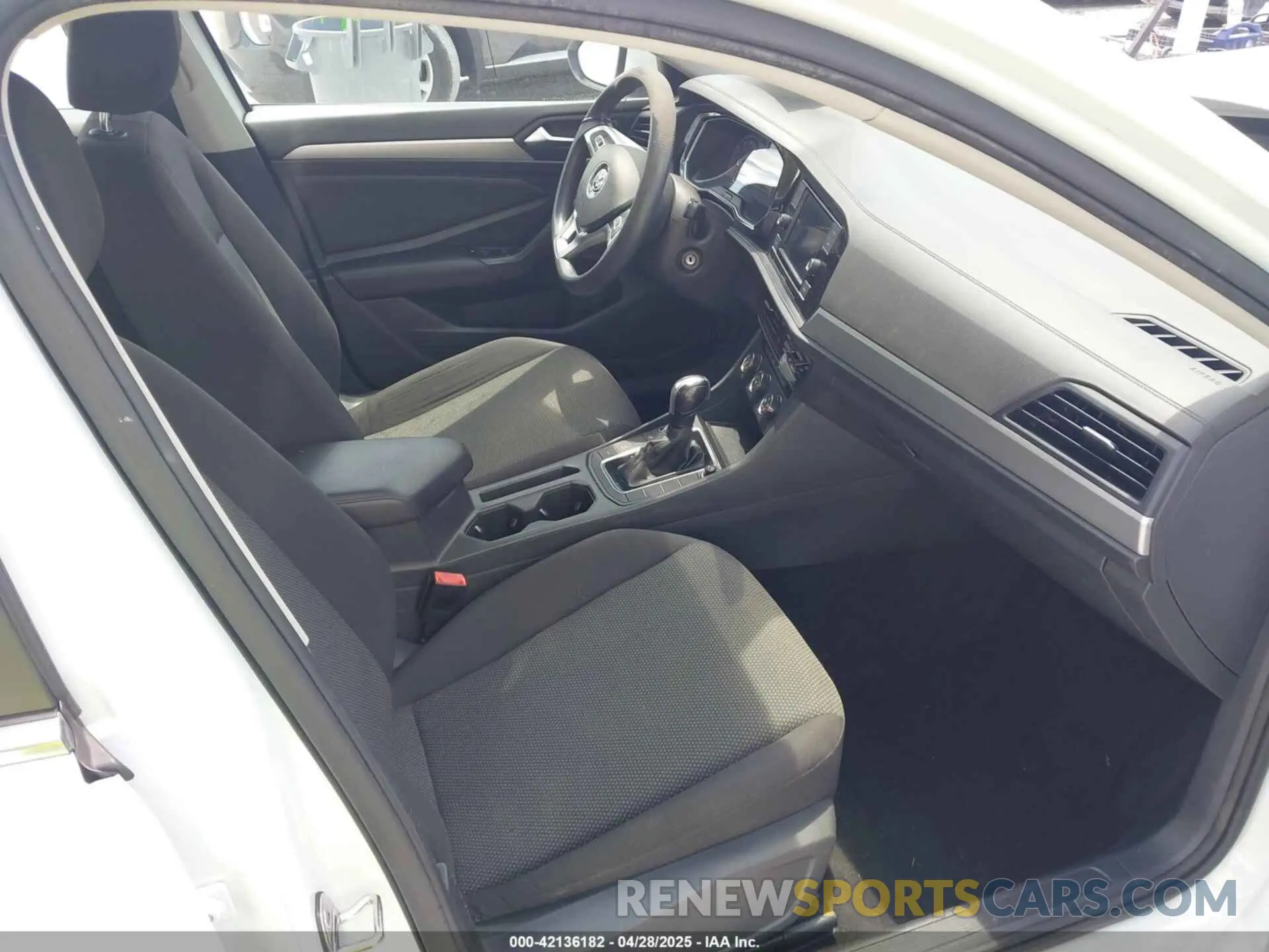 5 Photograph of a damaged car 3VWC57BU9KM044311 VOLKSWAGEN JETTA 2019