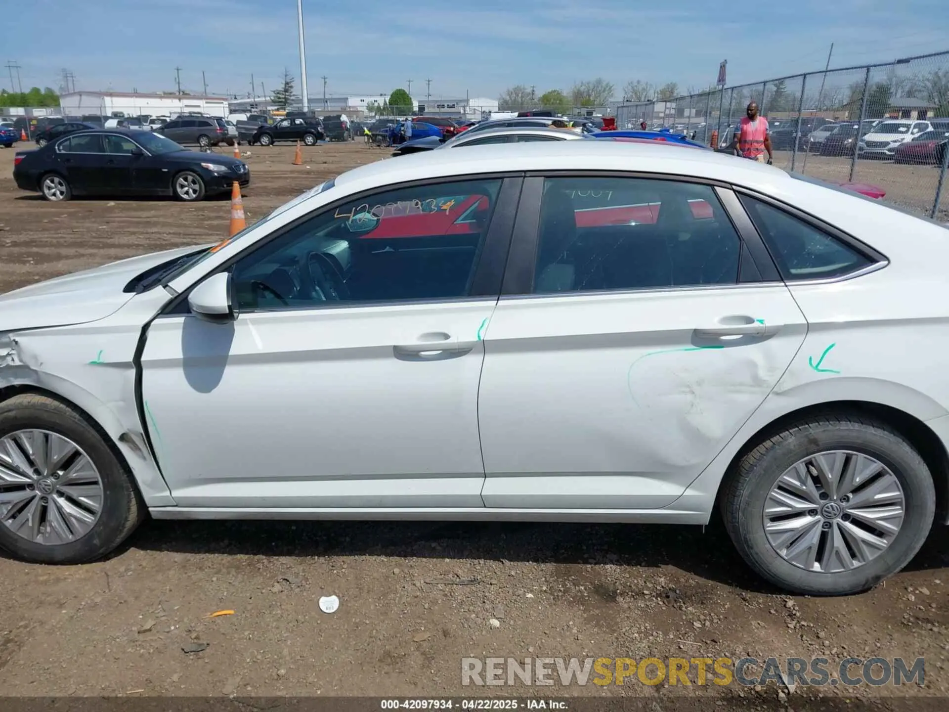 15 Photograph of a damaged car 3VWC57BU9KM055017 VOLKSWAGEN JETTA 2019
